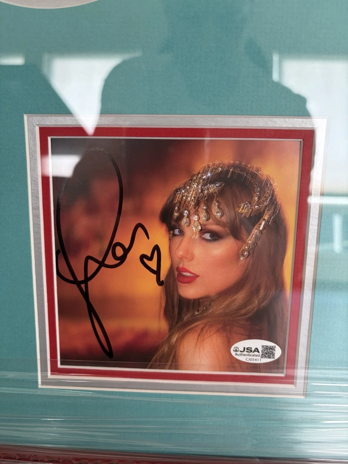 SIGNED Taylor Swift 33x30 Custom Framed Showgirl ALL PHOTOS Auto Display JSA COA, изображение 4