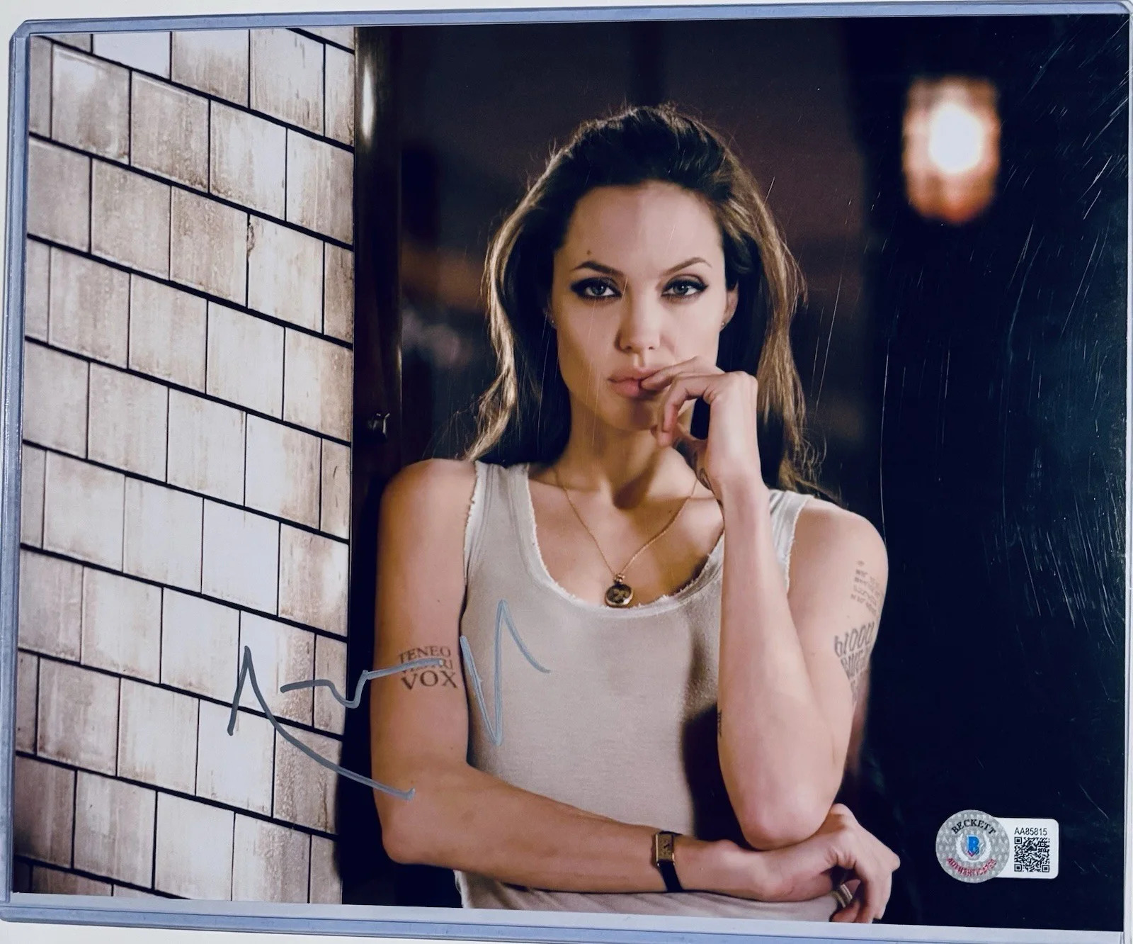 Angelina Jolie Signed 8x10 Beckett 2, изображение 4