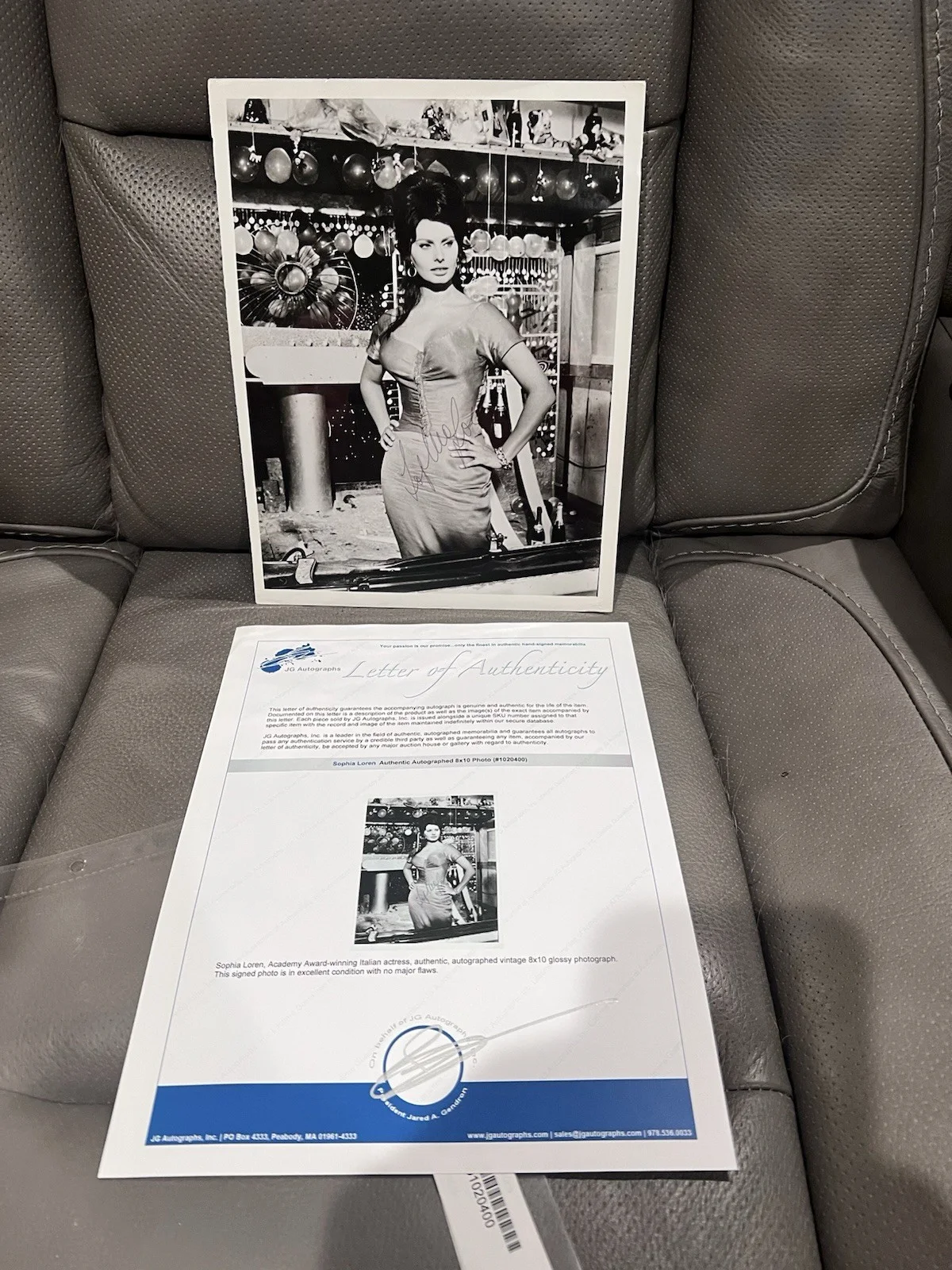 Sophia Loren — #1455 Sophia Loren autographed signed 8 x 10 B&W photo COA, image 2
