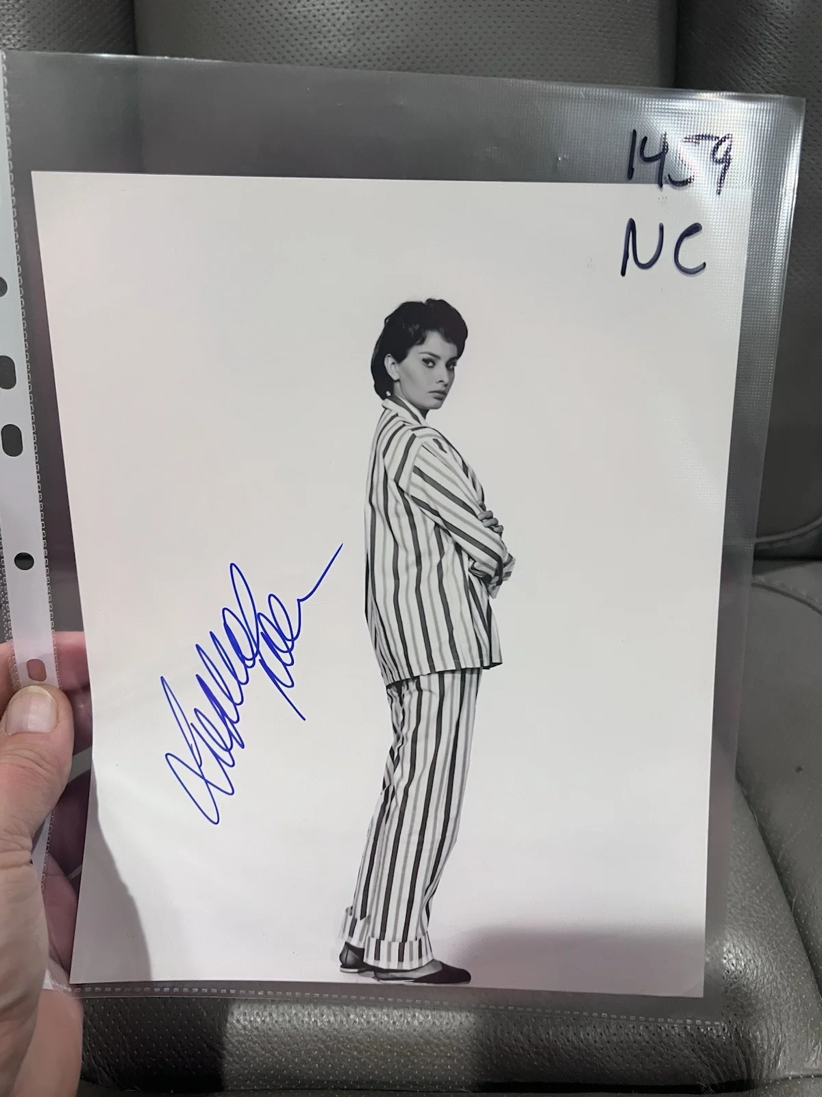 Sophia Loren — #1459 Sophia Loren autographed signed 8 x 10 B&W photo, изображение 2