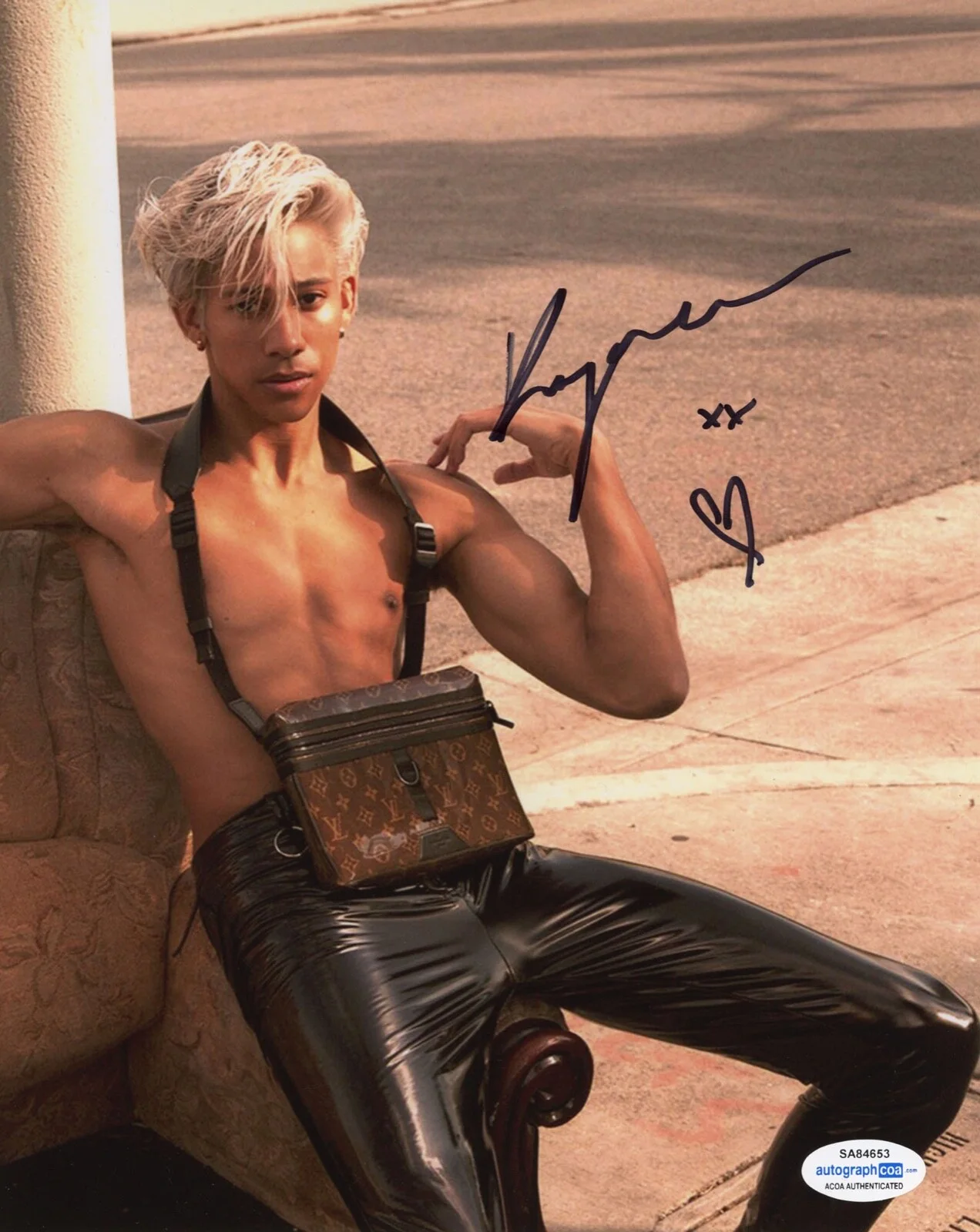 KEIYNAN LONSDALE — Keiynan Lonsdale signed Autographed 8x10 Photo EXACT PROOF a SEXY Hot ACOA COA, изображение 4