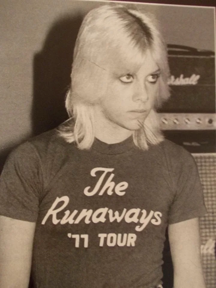 Cheri Curry Of The Rock Band The Runaways Chainsaw Carved Musical Note Signed, image 4