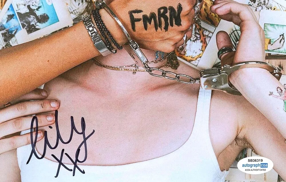 LILYISTHATYOU — Singer LILYISTHATYOU signed 8x10 Photo PROOF d SEXY Hot FMRN Moderation ACOA COA, image 4