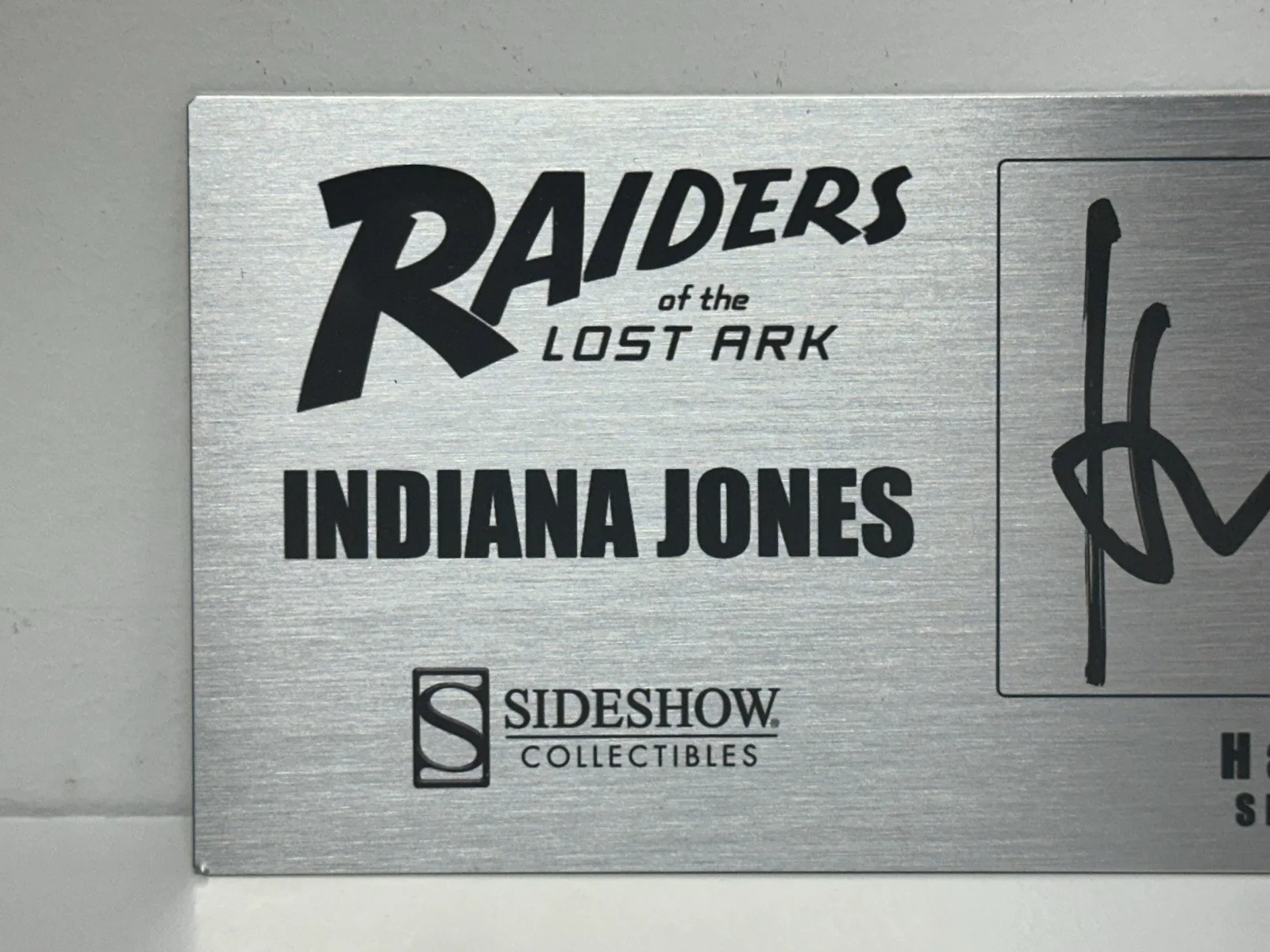 Harrison Ford — Harrison Ford Signed Indiana Jones Raiders Sideshow Figure Plaque Beckett COA, изображение 3