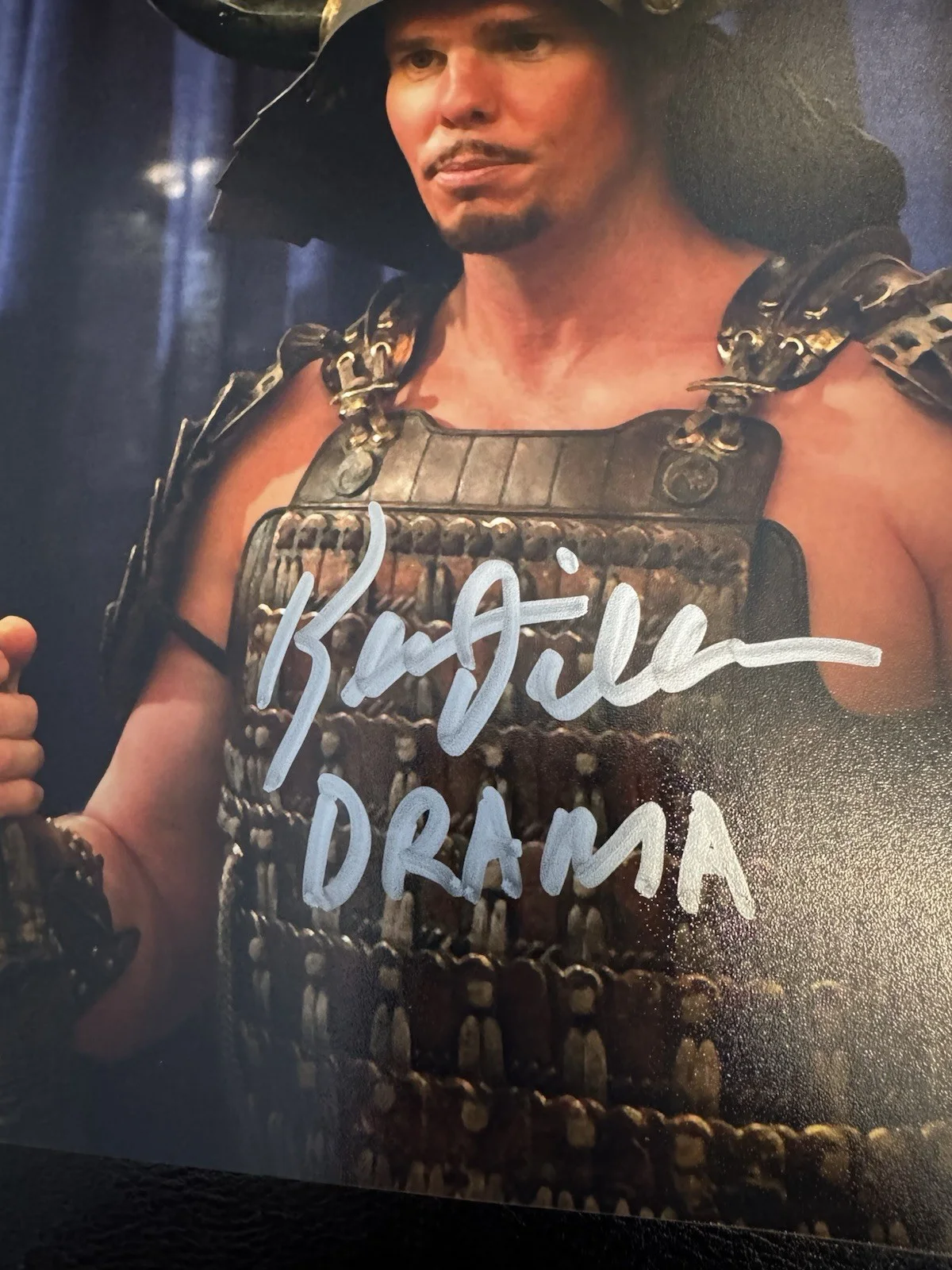 Kevin Dillon — Kevin Dillon Autograph Entourage 8x10 Photo JSA Authenticated Johnny Drama, image 2