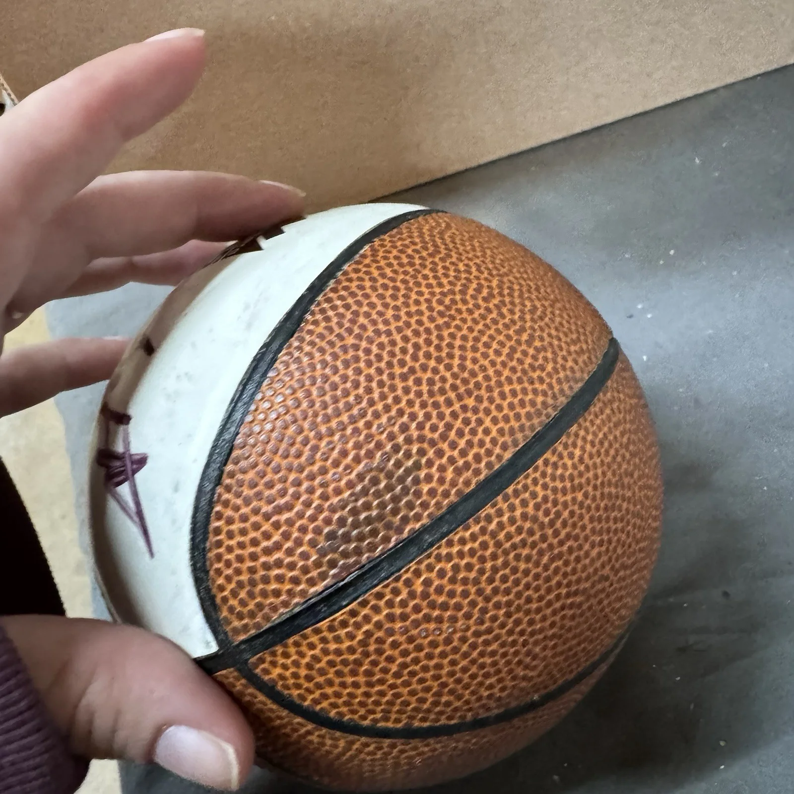Vintage autographed Sacramento Kings miniature basketball 50 cent curtis Jackson, image 4