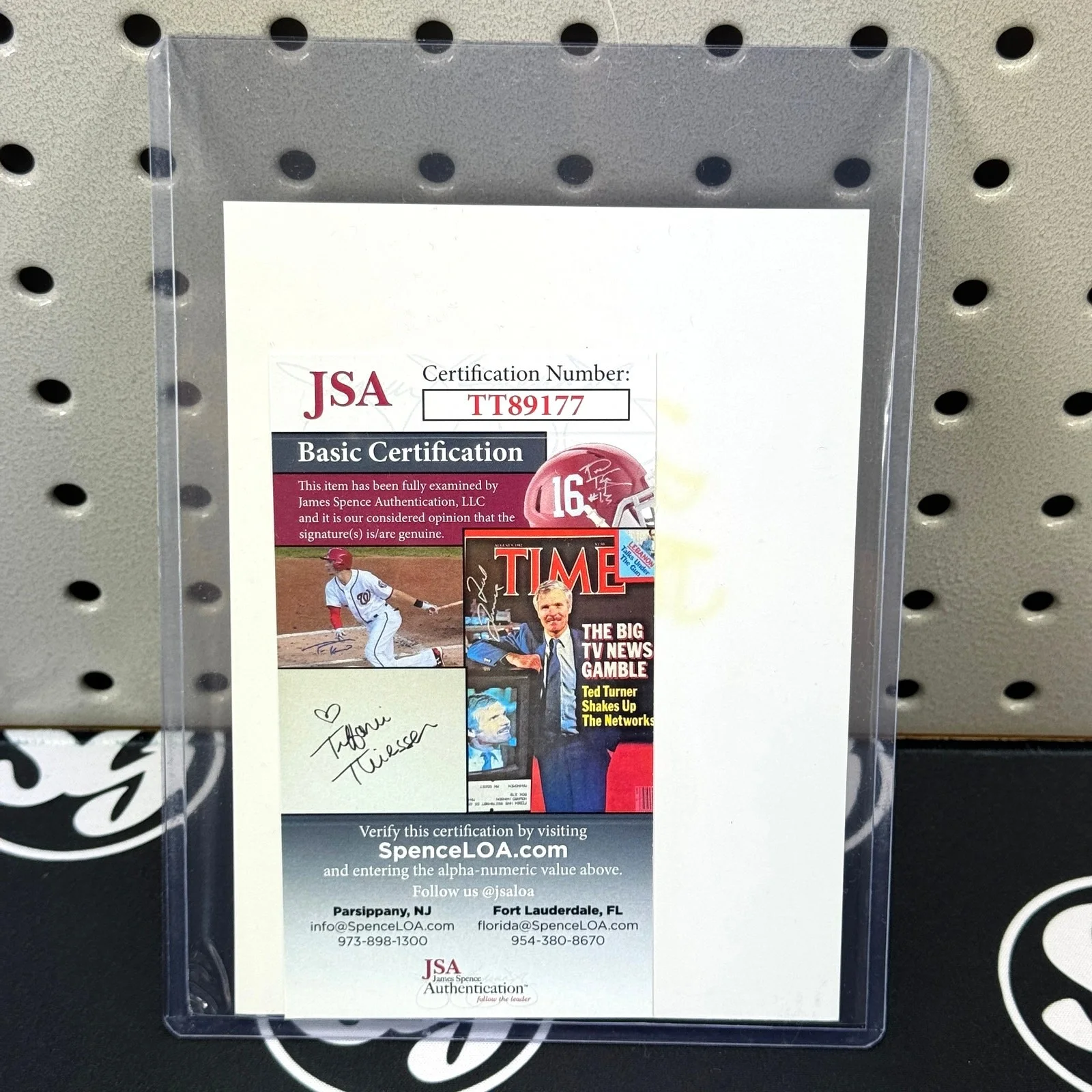 Jim Davis — JIM DAVIS Signed 4x6 Photo Cut JSA Certified Autograph Auto Garfield Creator, изображение 4
