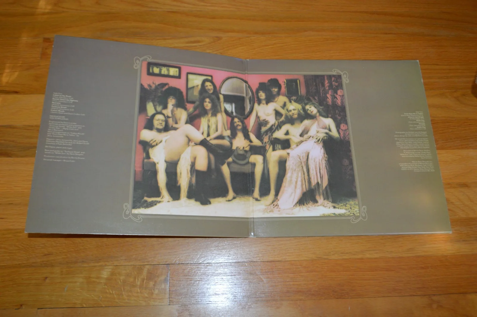 Doobie Brothers Simmons /Johnston /Knudsen Signed "Toulouse Street" LP ~ BGS LOA, изображение 4