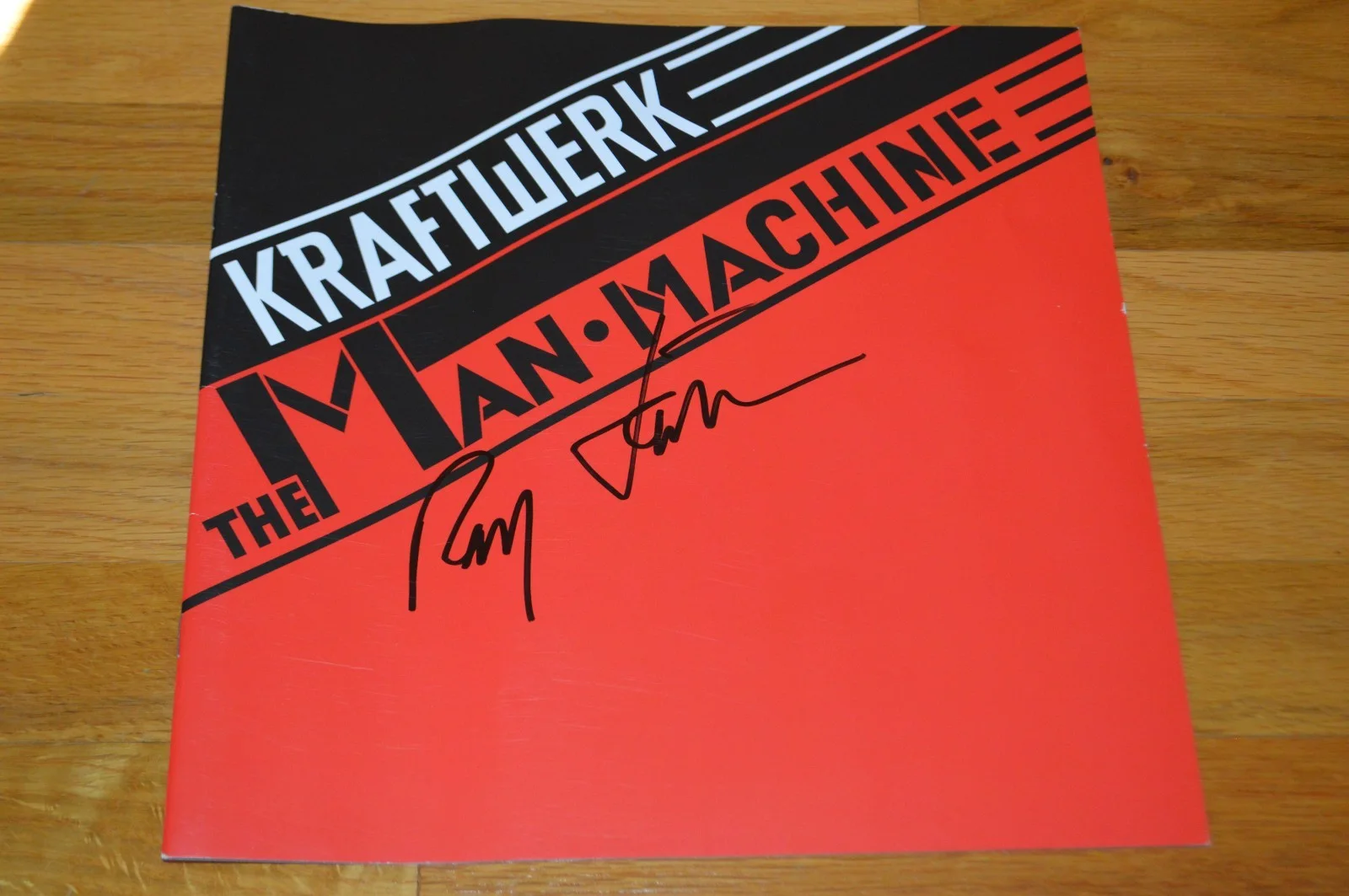 Kraftwerk Ralf Hutter Autographed "The Man-Machine" Vinyl LP Insert w/ JSA COA, image 2