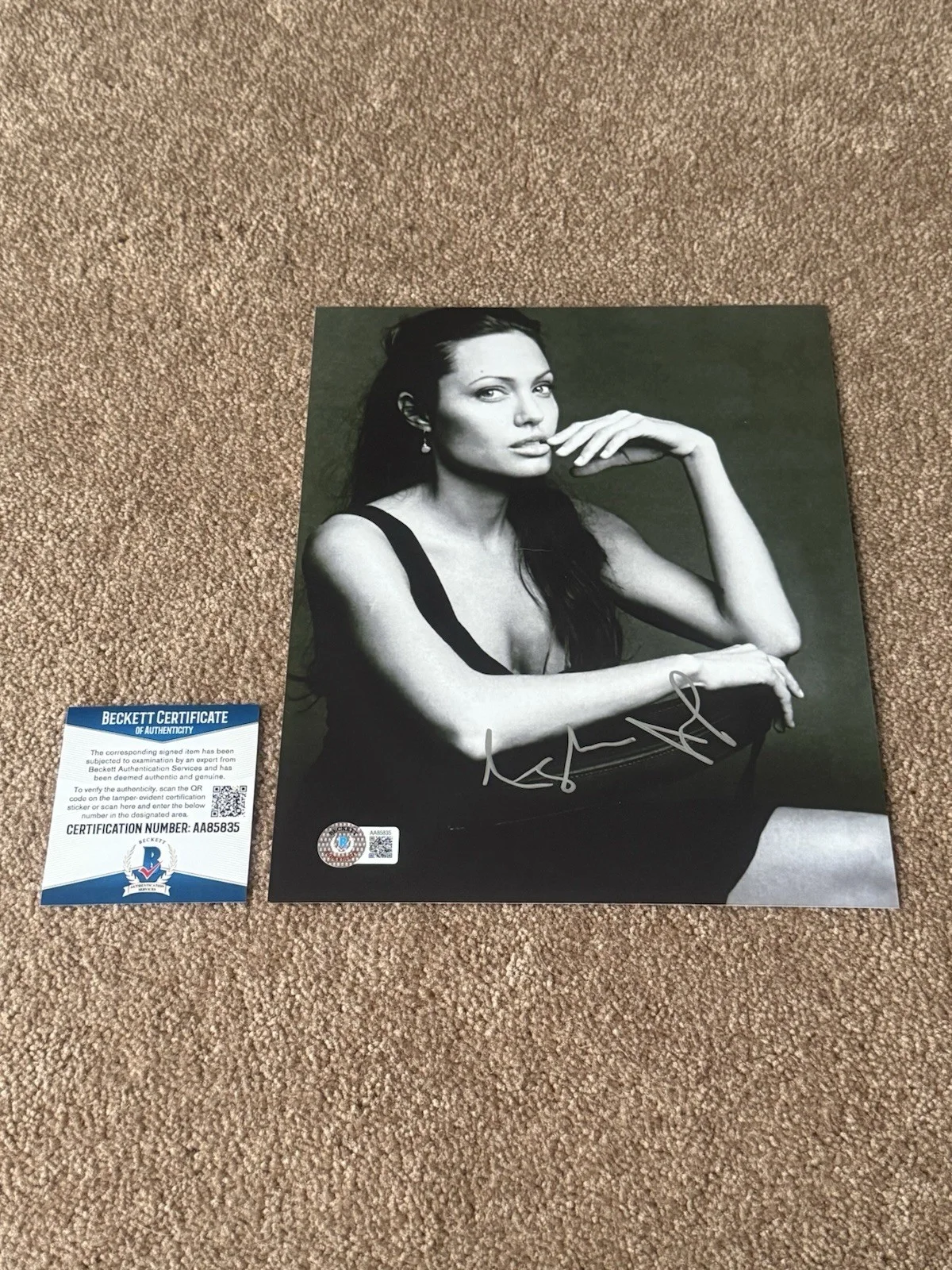 Angelina Jolie — Angelina Jolie Signed 8x10 Photo – Beckett BAS Authenticated Autograph COA