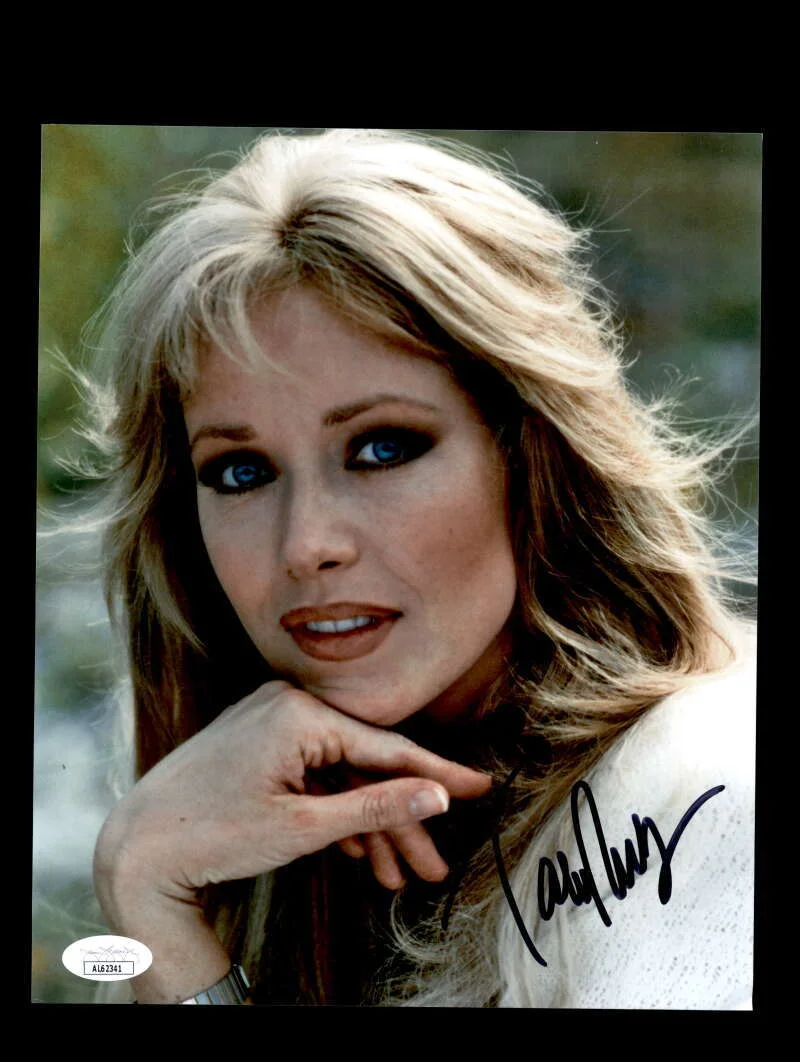 Tanya Roberts — Tanya Roberts JSA Certed Signed 8x10 James Bond Photo Autograph