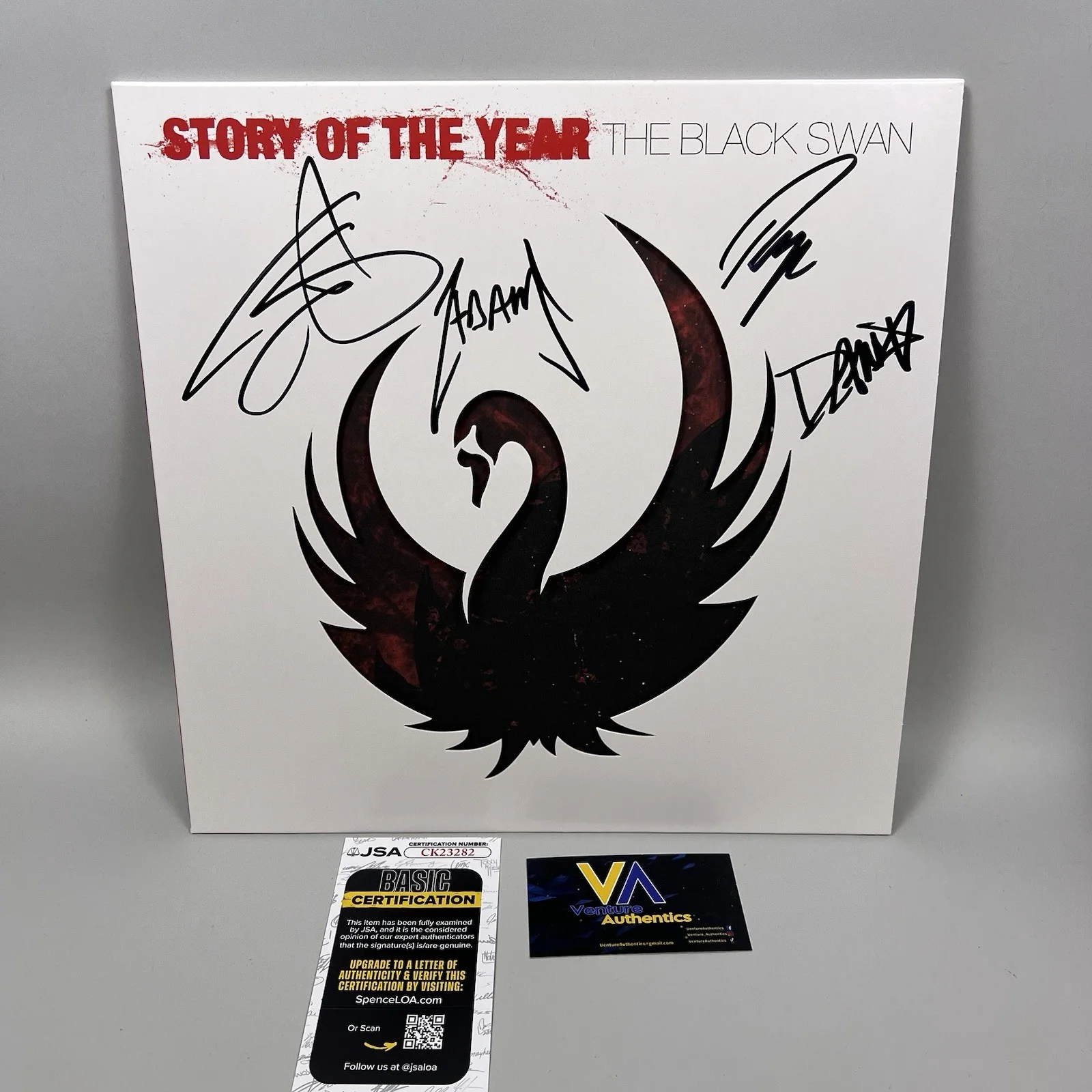 STORY OF THE YEAR Signed "The Black Swan" LP Vinyl Record w/ JSA COA, изображение 2