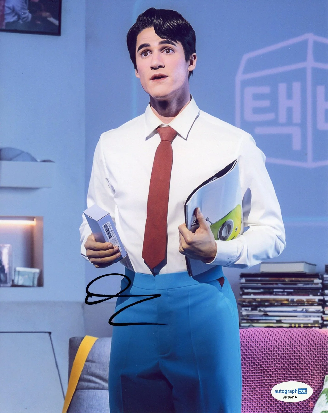 Darren Criss — Darren Criss "Maybe Happy Ending" AUTOGRAPH Signed 'Oliver' 8x10 Photo ACOA, image 2