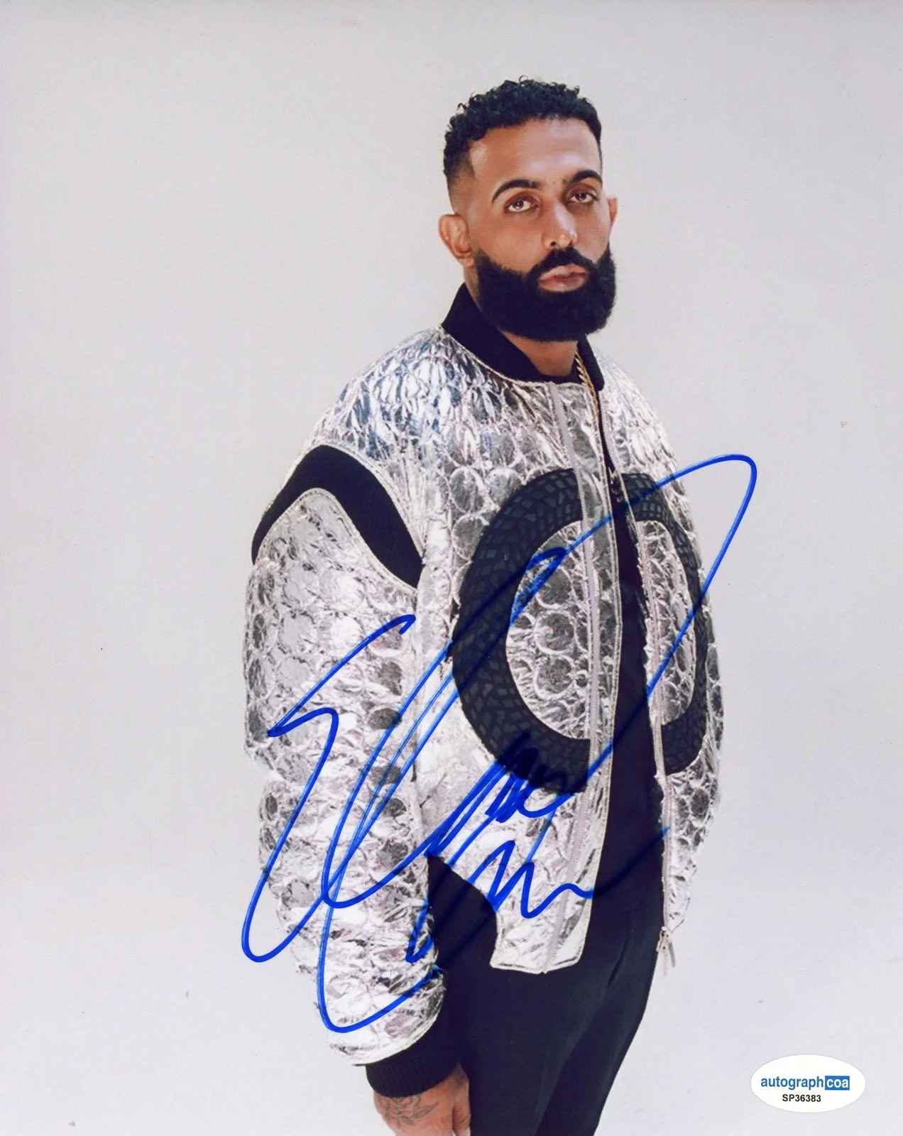 Eladio Carrion — Eladio Carrion "Mbappe" Rapper AUTOGRAPH Signed Autographed 8x10 Photo ACOA, изображение 2