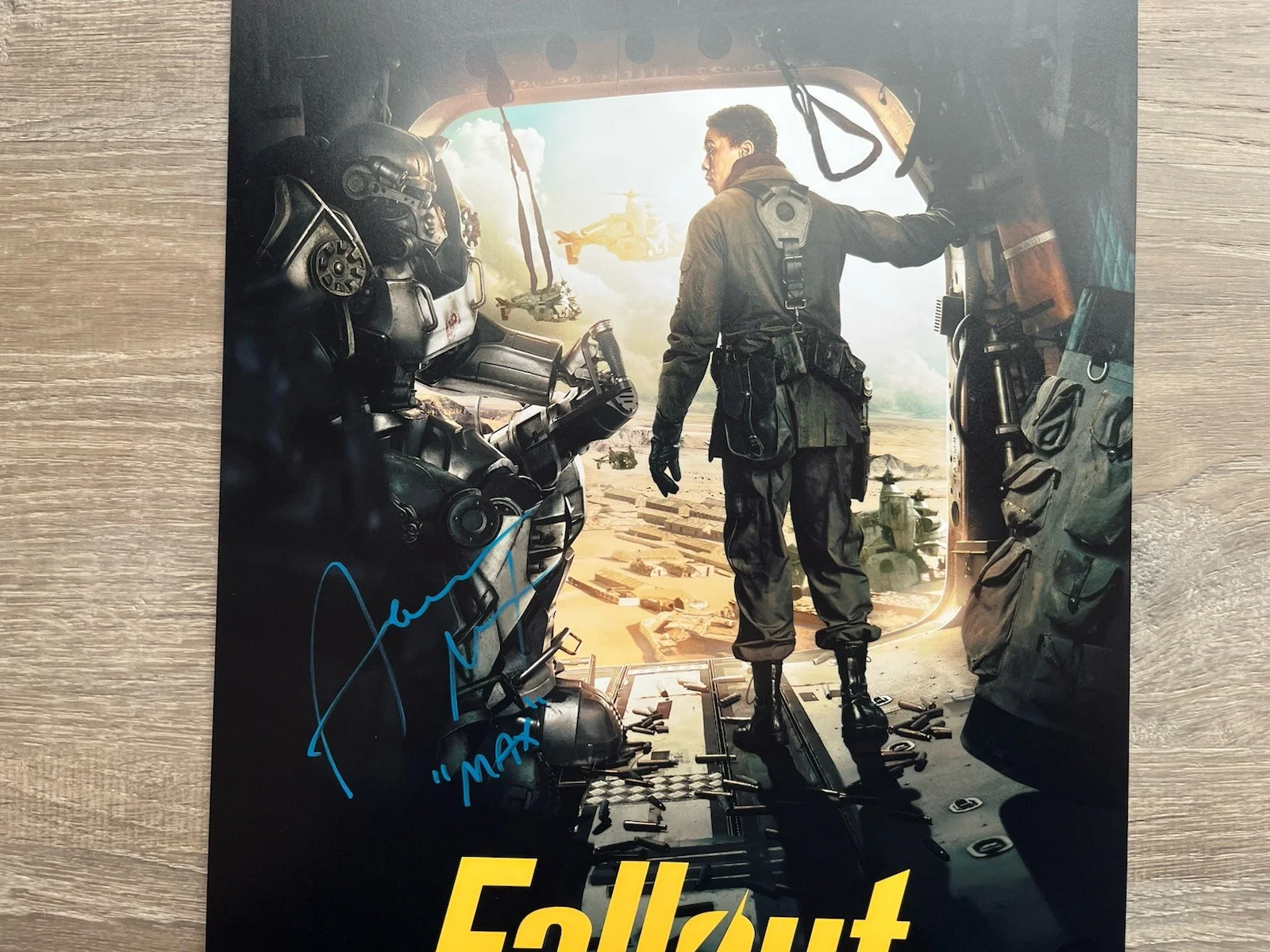 Aaron Moten — Aaron Moten Signed Inscribed Fallout 11x17 Photo Beckett COA Maximus, image 3