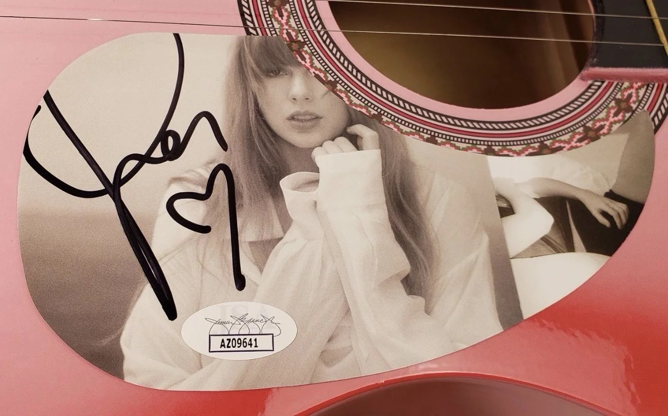 Taylor Swift Signed 38" Acoustic Guitar JSA Hologram, image 3