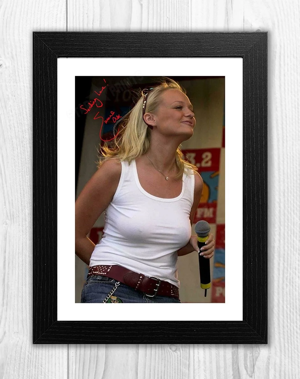 Emma Bunton in a revealing top A4 repro autographed poster. Choice of frame, изображение 2