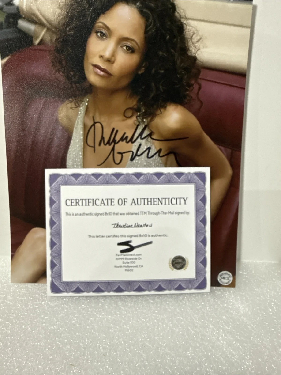 actress — Thandiwe Newton (Actress) Signed Autographed 8x10 photo - AUTO w/COA, изображение 2