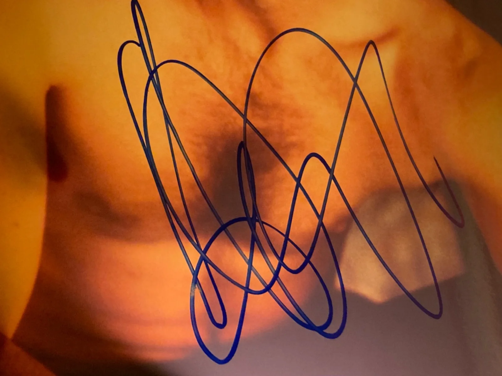 Hand SIGNED Aaron Eckhart 8x10 Shirtless Photo - Two Face (Batman), Ben Logan, e, image 4
