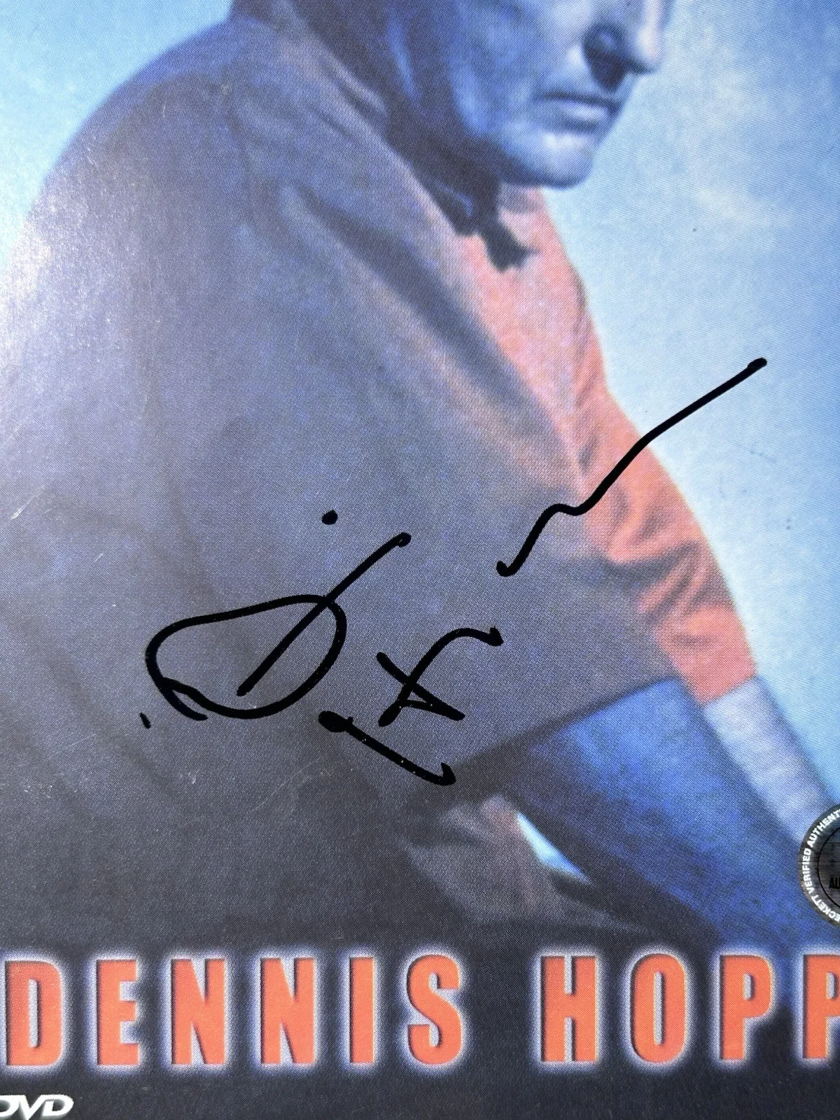 Dennis Hopper — Dennis Hopper Signed Out Of The Blue DVD Movie Cover (BECKETT AUTHENTICATED), изображение 2