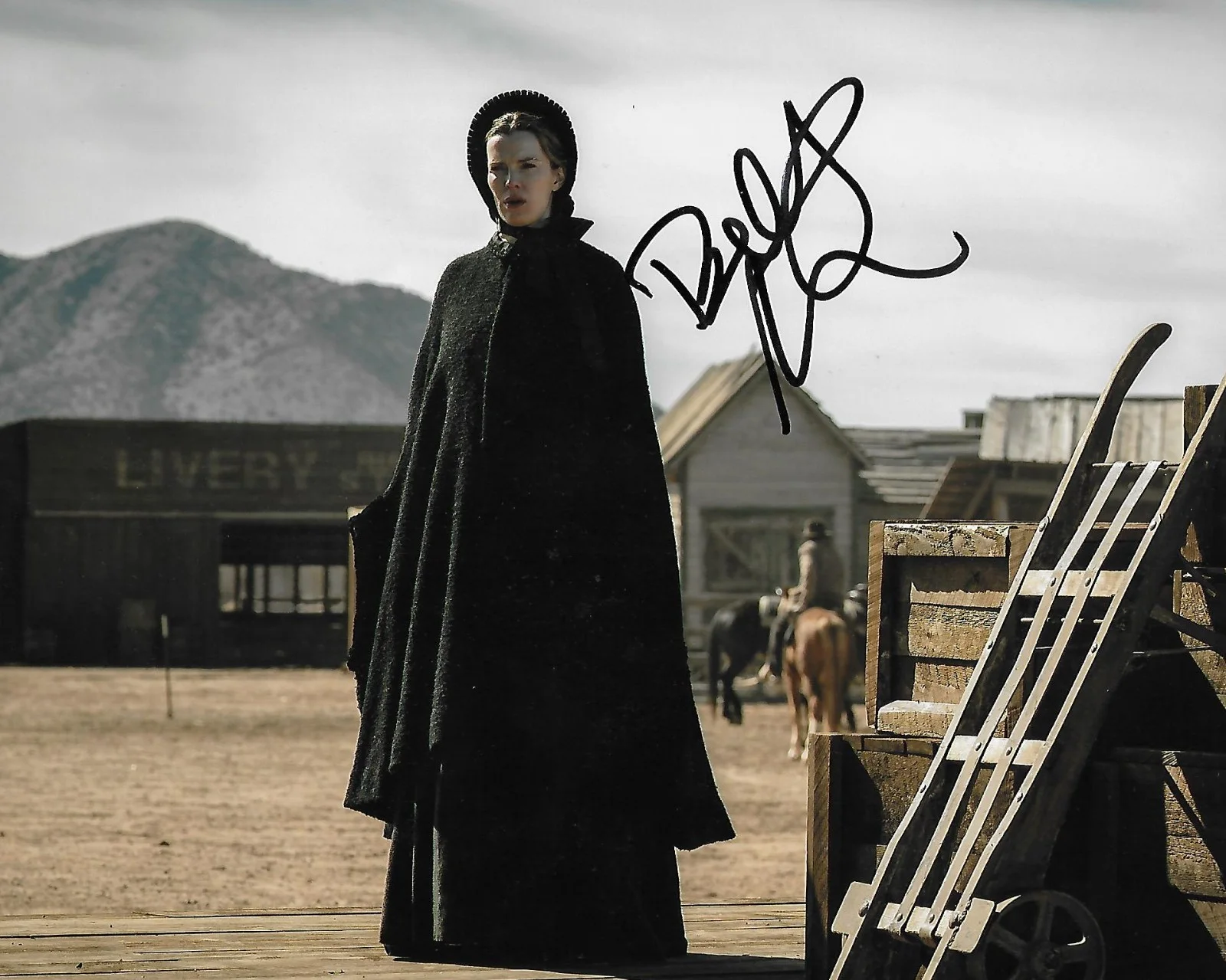 Betty Gilpin — Betty Gilpin signed 8x10 photo Movies Actor GLOW True Story RARE COA LOOK!