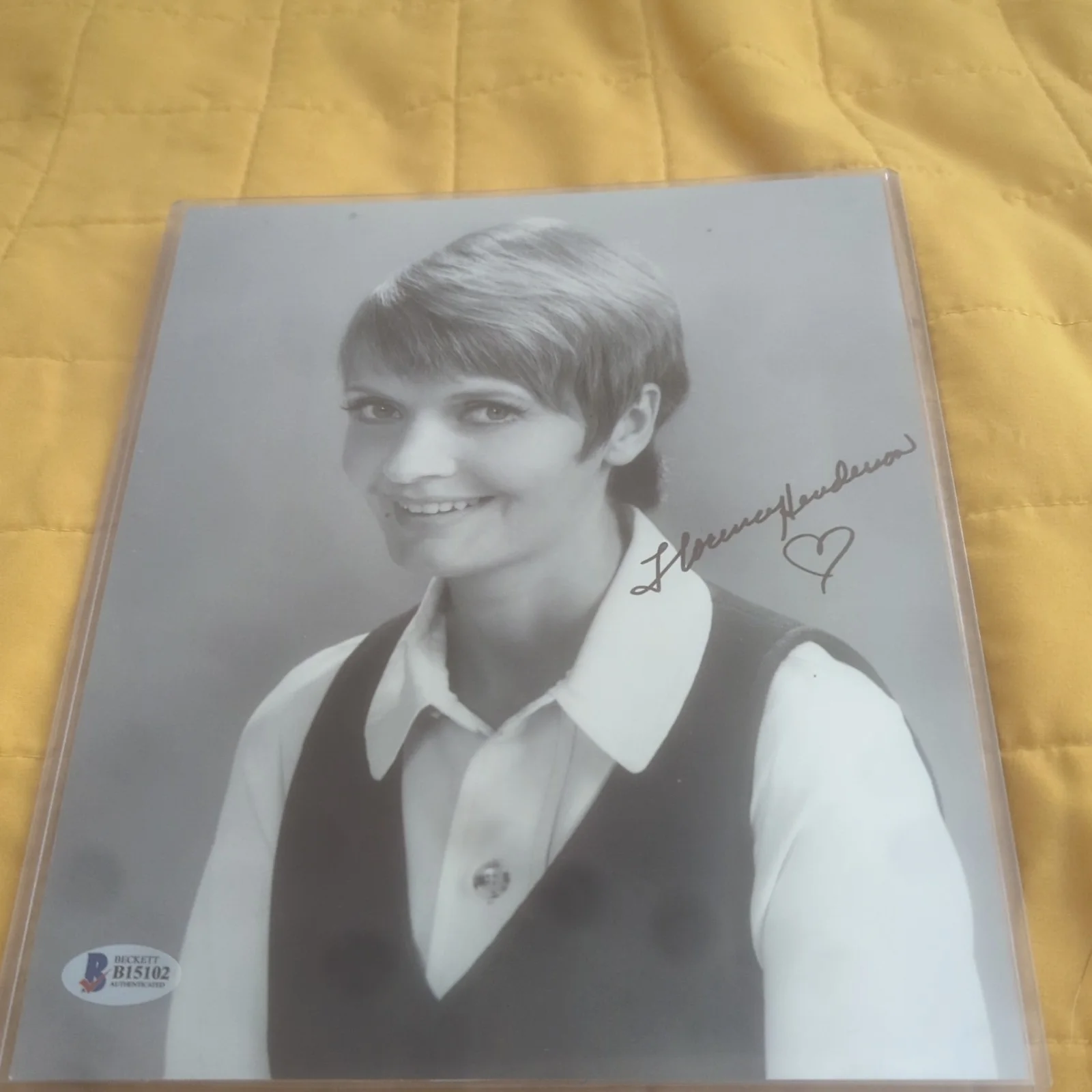 Florence Henderson — The Brady Bunch FLORENCE HENDERSON autographed 8x10 Beckett Certificate B15102, image 2