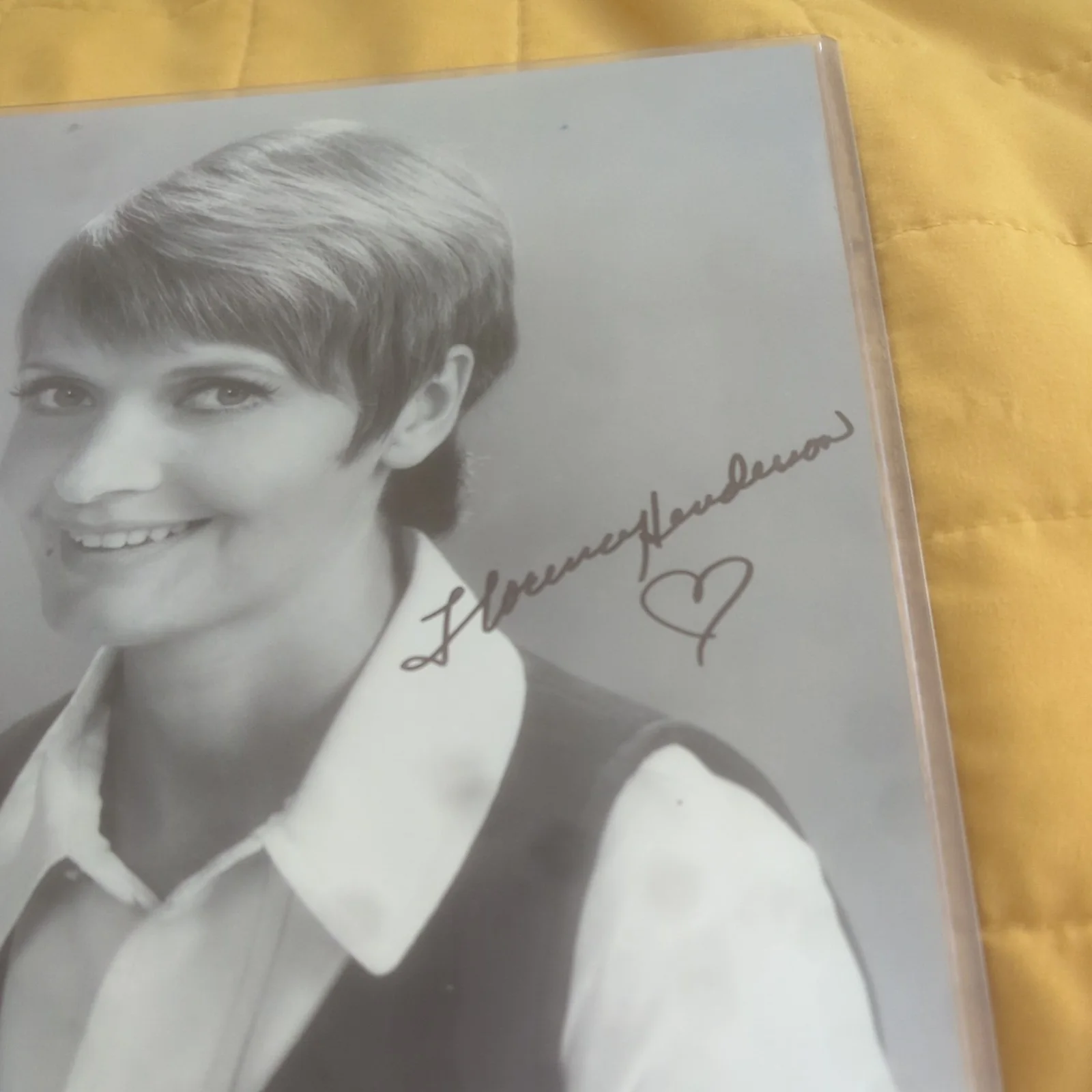 Florence Henderson — The Brady Bunch FLORENCE HENDERSON autographed 8x10 Beckett Certificate B15102, image 3