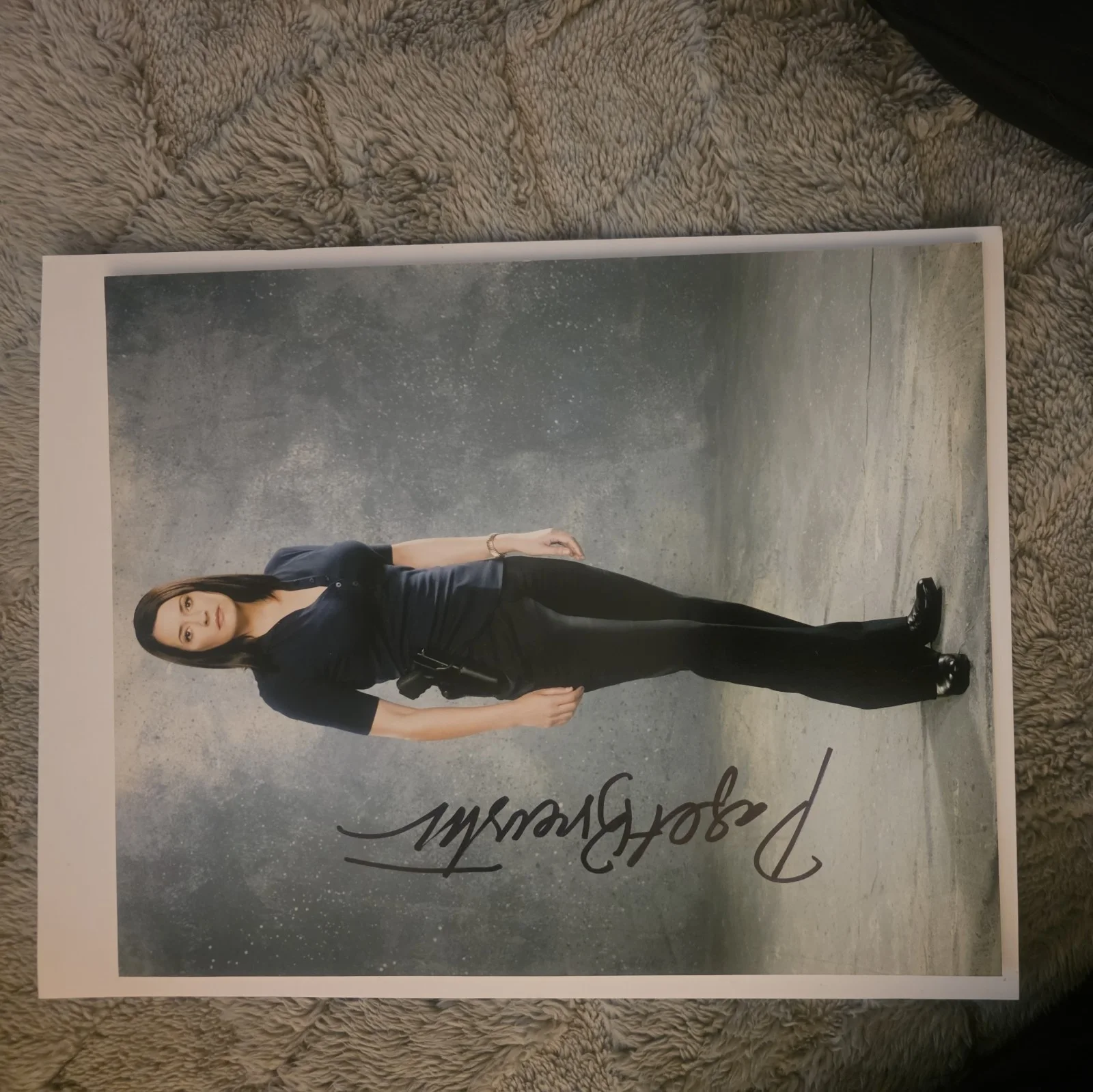 PAGET BREWSTER — PAGET BREWSTER Crimnal Minds Signed 8X10 Photo COA
