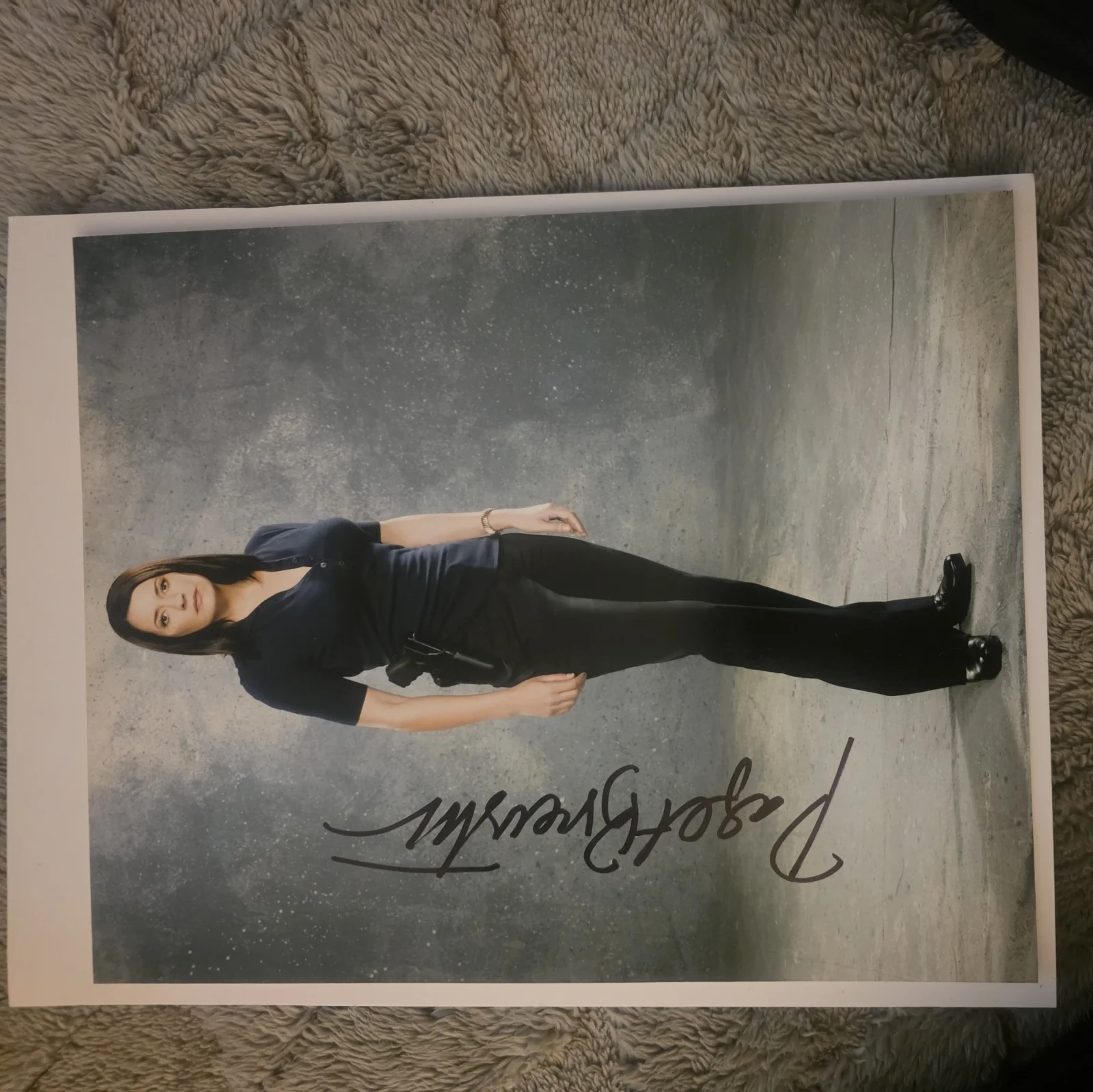 PAGET BREWSTER — PAGET BREWSTER Crimnal Minds Signed 8X10 Photo COA, изображение 2