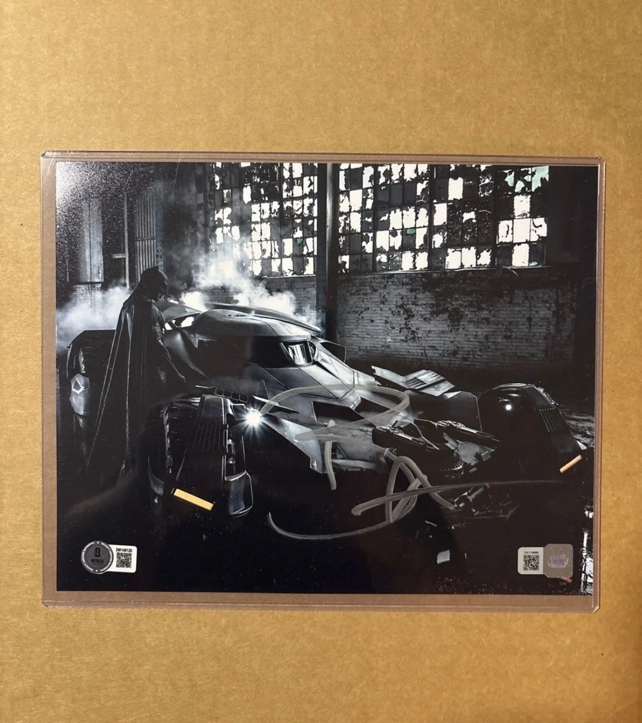 Ben Affleck — Ben Affleck Signed/Autographed Batman 8x10. OCCM & Beckett Witness COA
