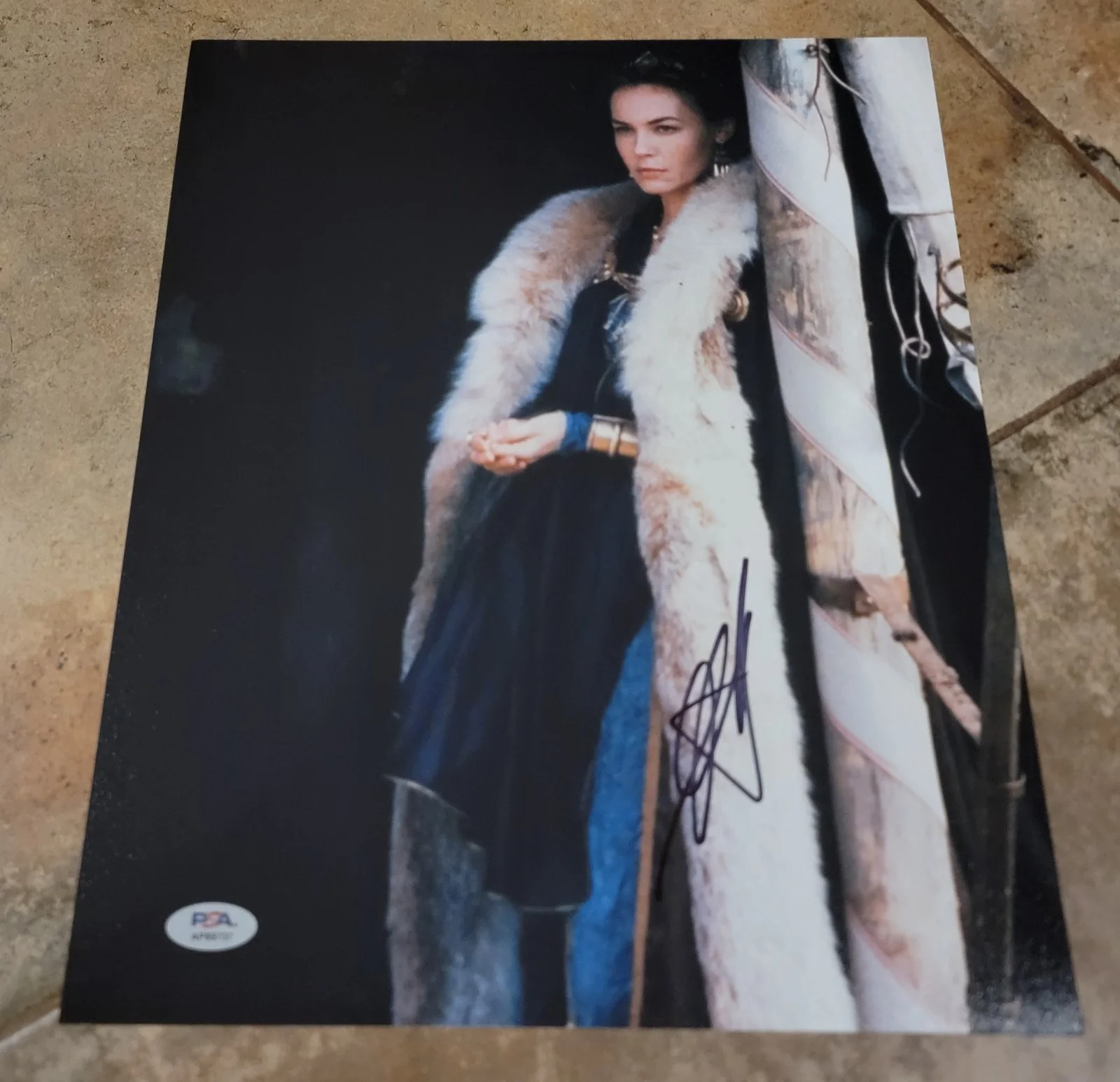 Connie Nielsen — Connie Nielsen signed 11x14 Photo PSA DNA Autograph Gladiator AP88737