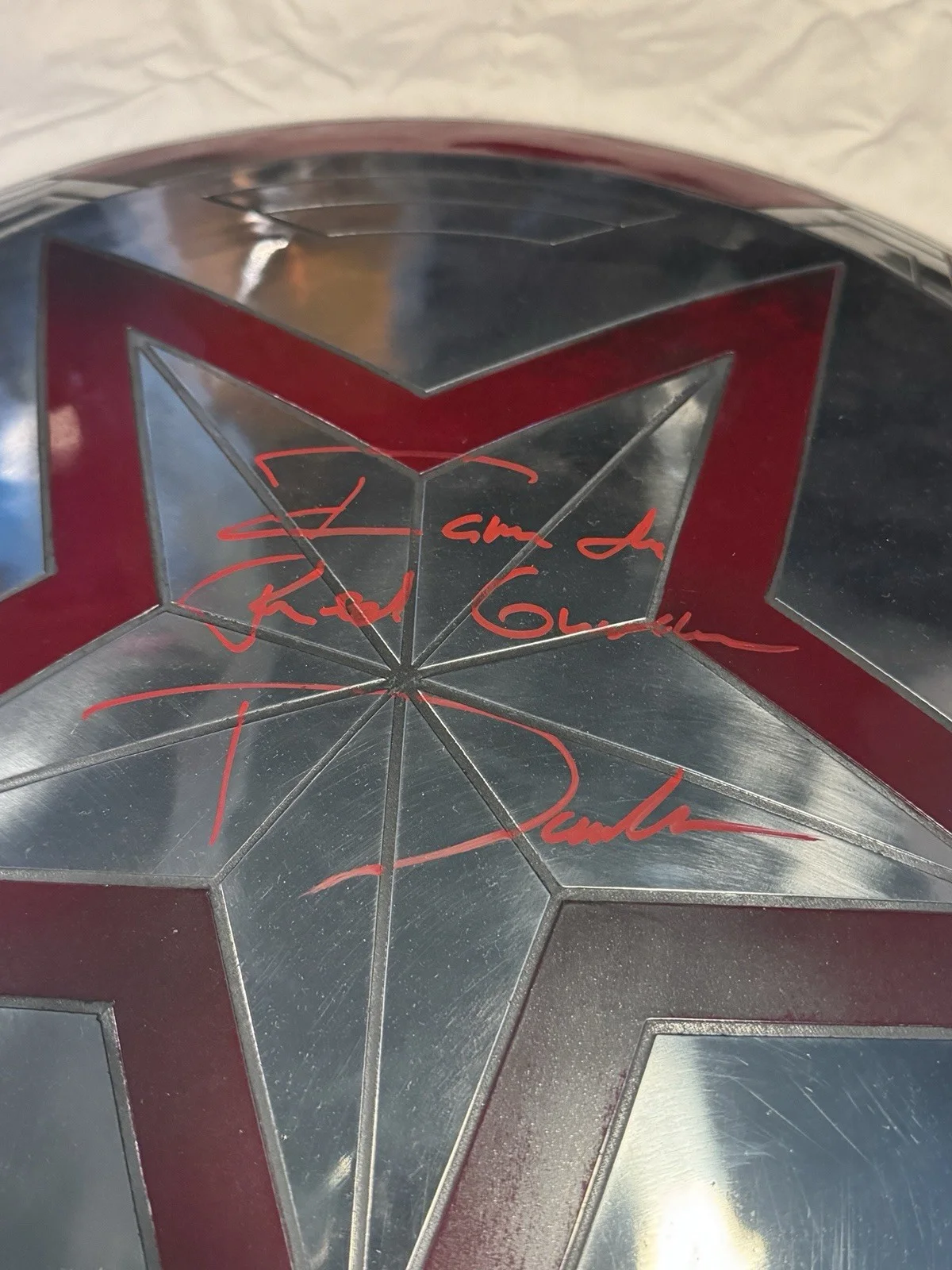 David Harbour — Red Guardian Steel Shield ~ David Harbour Signed & “I Am The Red Guardian” JSA, image 2
