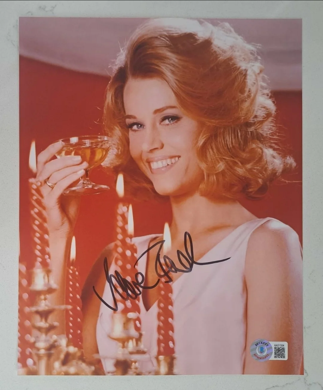 *JANE FONDA* Signed/Autographed High-Quality Premium Photo Beckett BAS COA Rare, изображение 2
