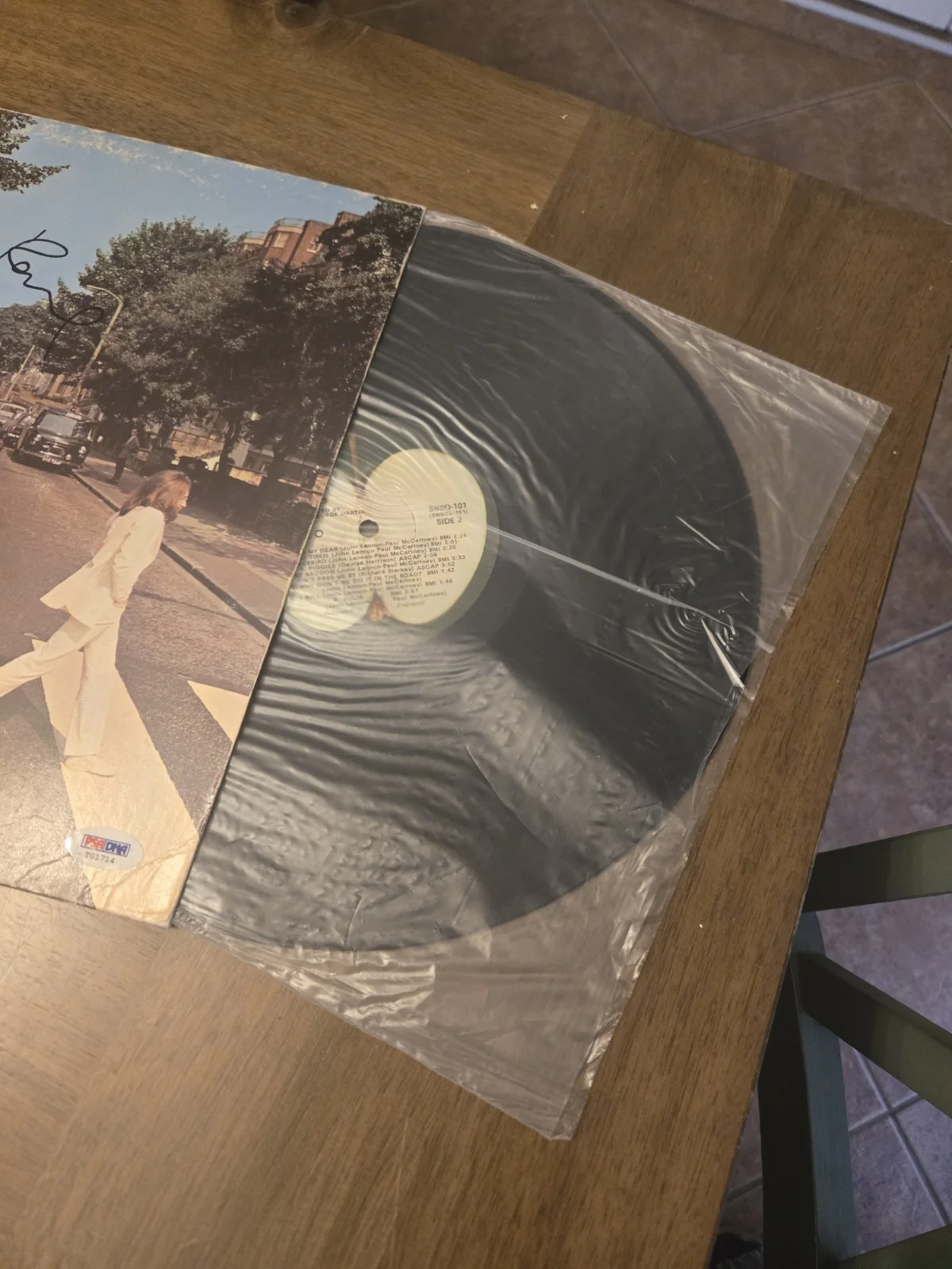 PSA authenticated Paul McCartney Abbey Road Autograph Vinyl Record- Rare Gem!, изображение 4