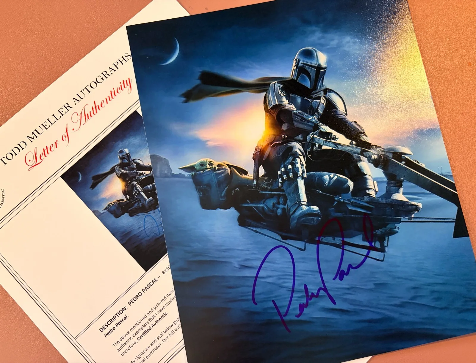 Pedro Pascal — Pedro Pascal Signed•THE MANDALORIAN•Baby Yoda•Todd Mueller Autographs COA, изображение 2