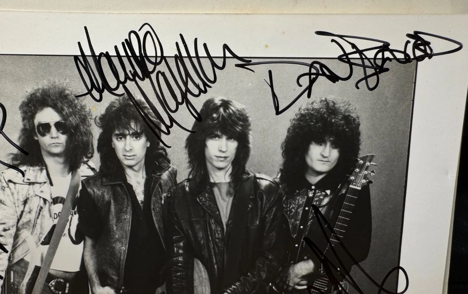 Georgia Satellites - Signed by Whole Band Autographed Promo Photo & Stickers, изображение 2