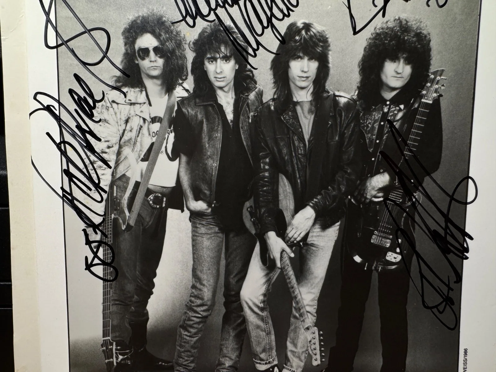 Georgia Satellites - Signed by Whole Band Autographed Promo Photo & Stickers, изображение 3
