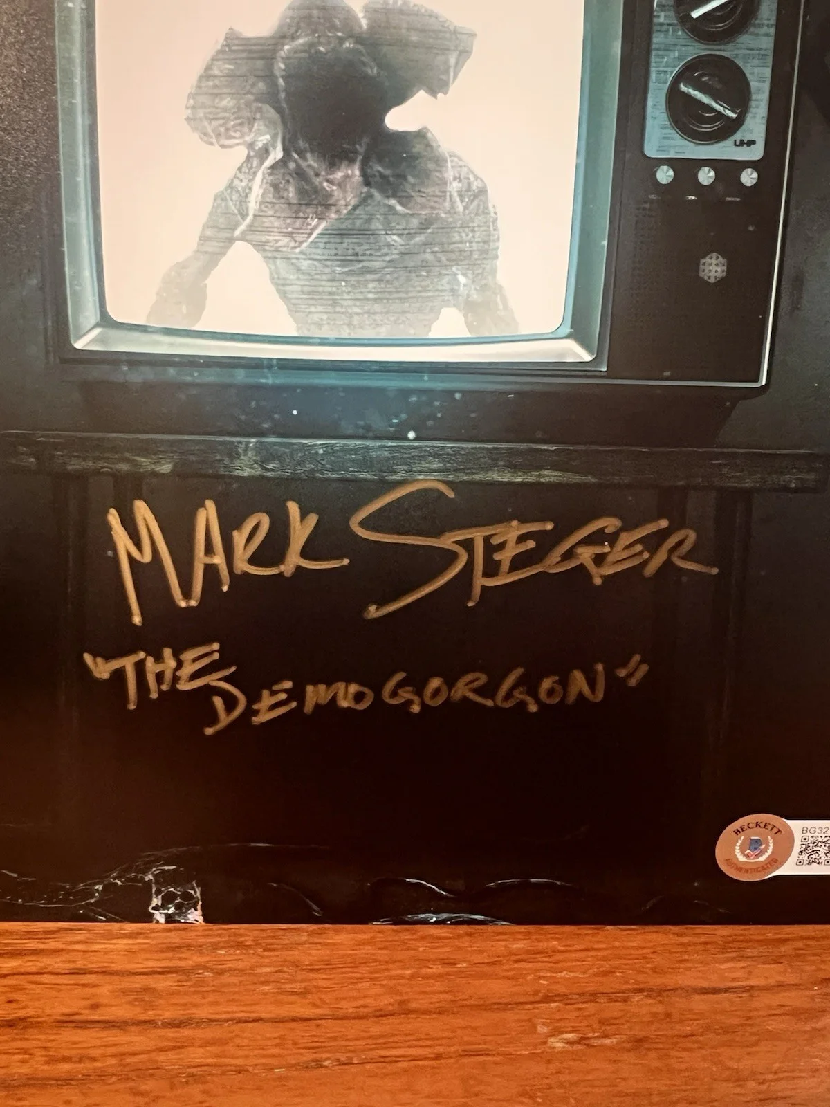 Mark Steger — Mark STEGER Autographed Photo 8x10 Signed Beckett COA Demogorgon Stranger Things, image 2