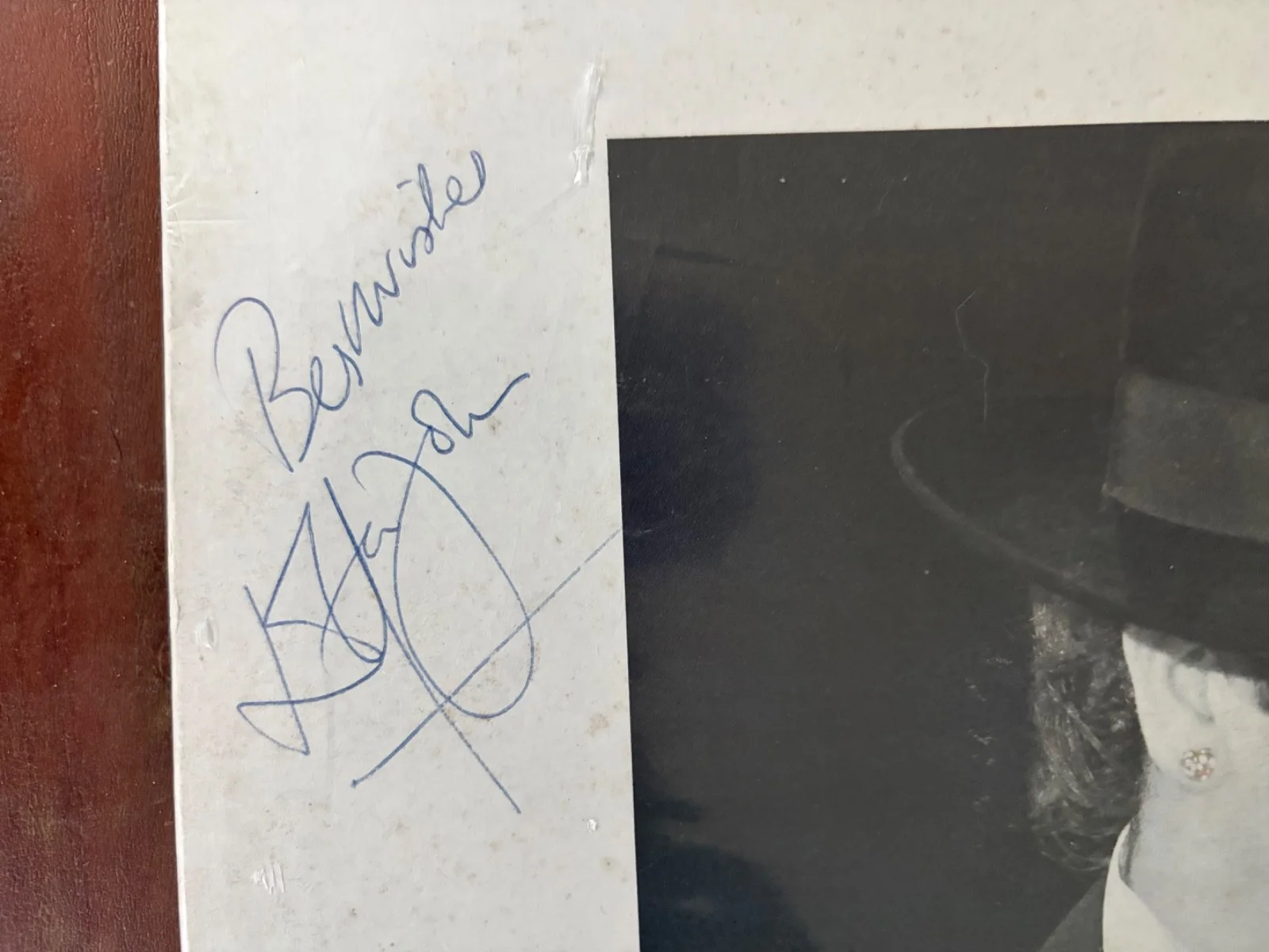 Elton John Signed Ice On Fire vinyl — autographed RARE, image 2