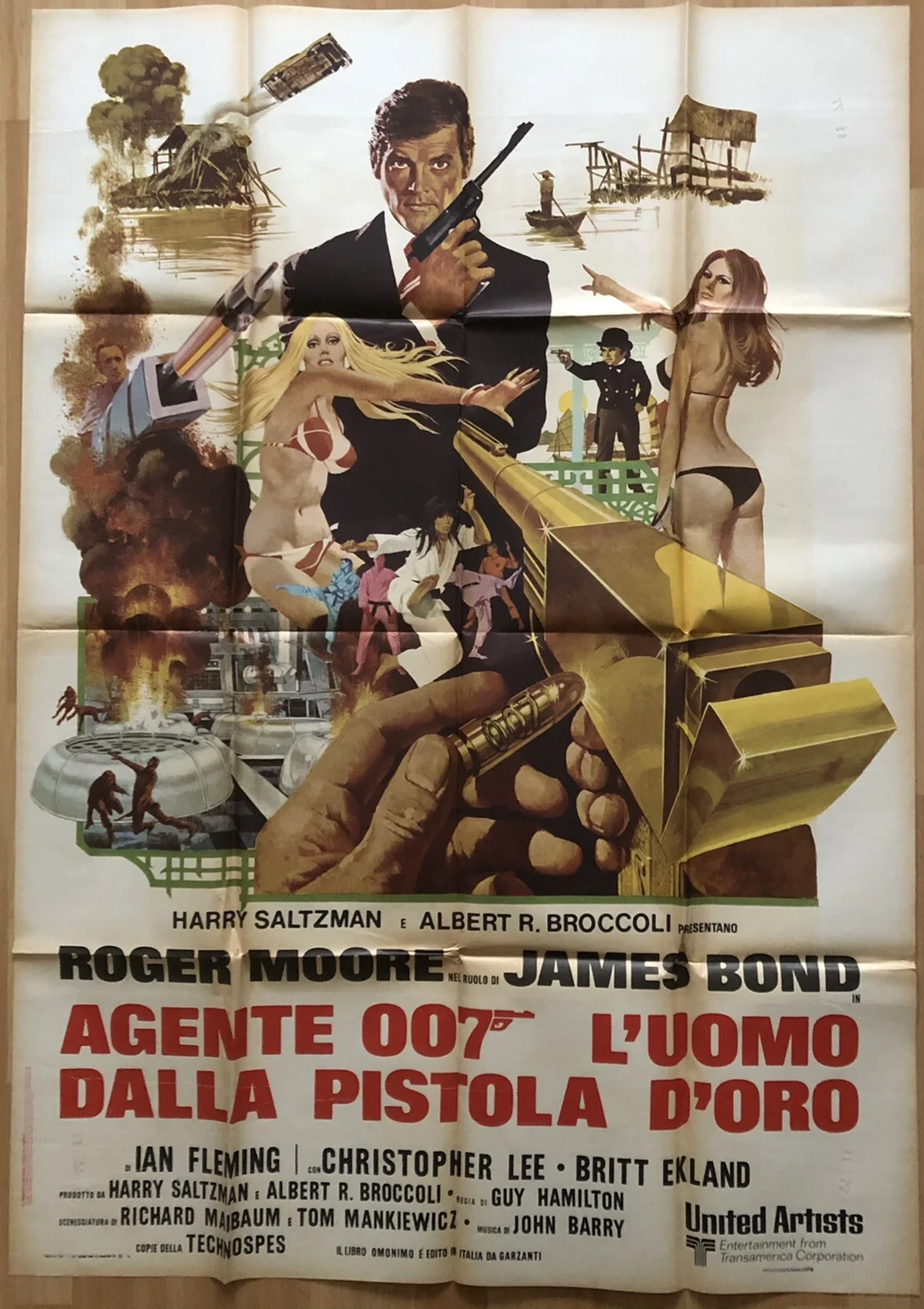 THE MAN WITH THE GOLDEN GUN 'JAMES BOND' 1974 ORIGINAL ITALIAN 2-SHEET POSTER, изображение 2