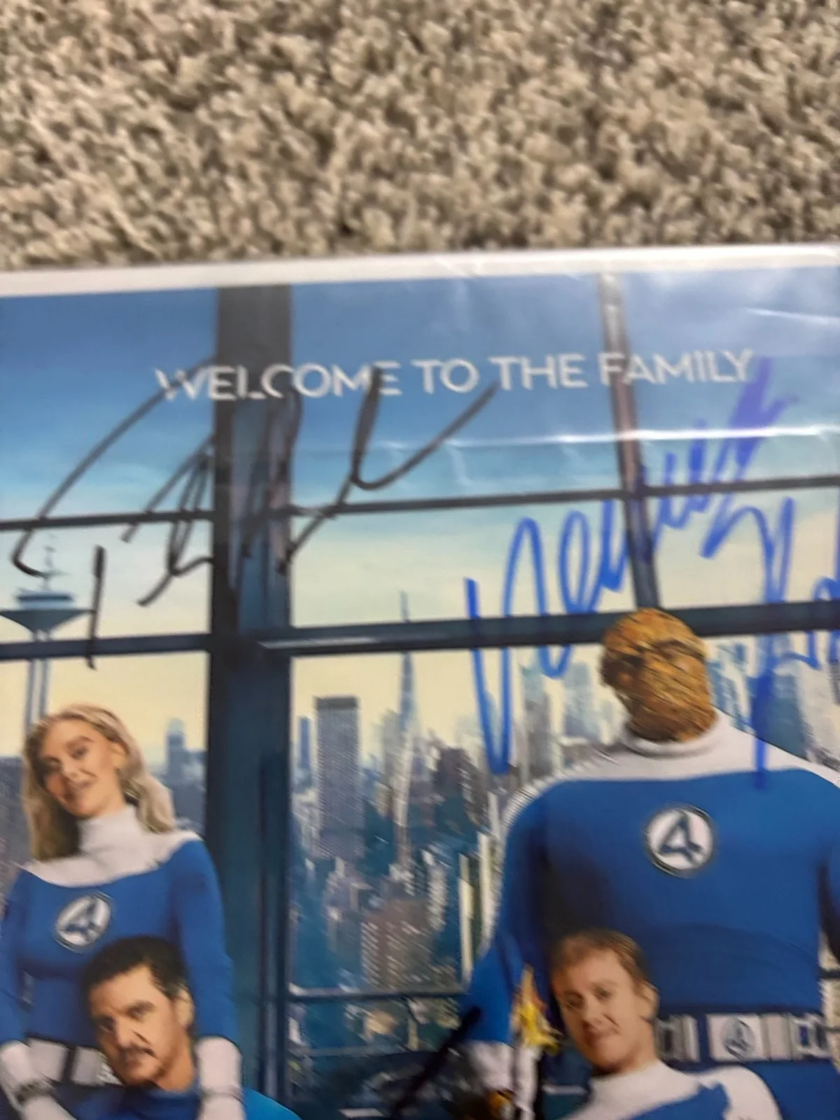Fantastic 4 Cast signed photo Ped Pascal, Vanessa Kirby, & Joseph Quinn w/ COA, изображение 3