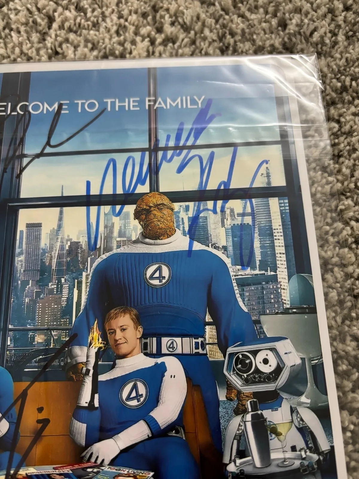 Fantastic 4 Cast signed photo Ped Pascal, Vanessa Kirby, & Joseph Quinn w/ COA, изображение 4