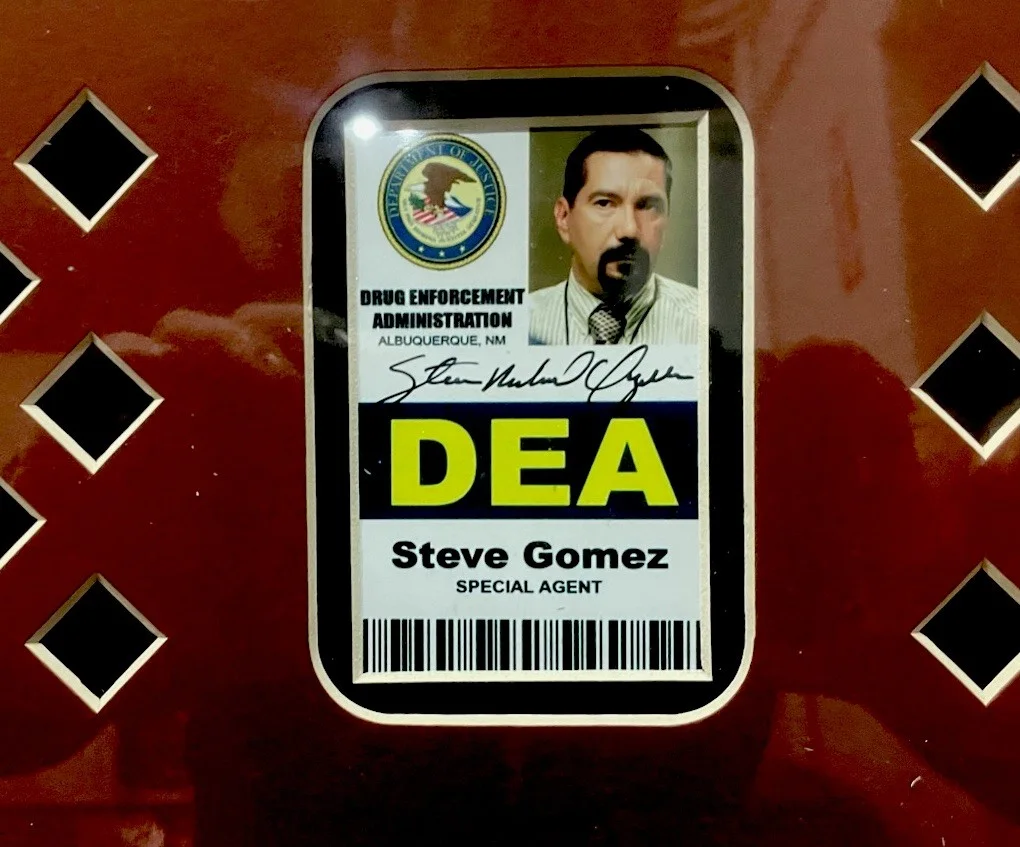 Steven Michael Quezada Signed “Breaking Bad” Photo & Replica Prop Display JSA, image 5