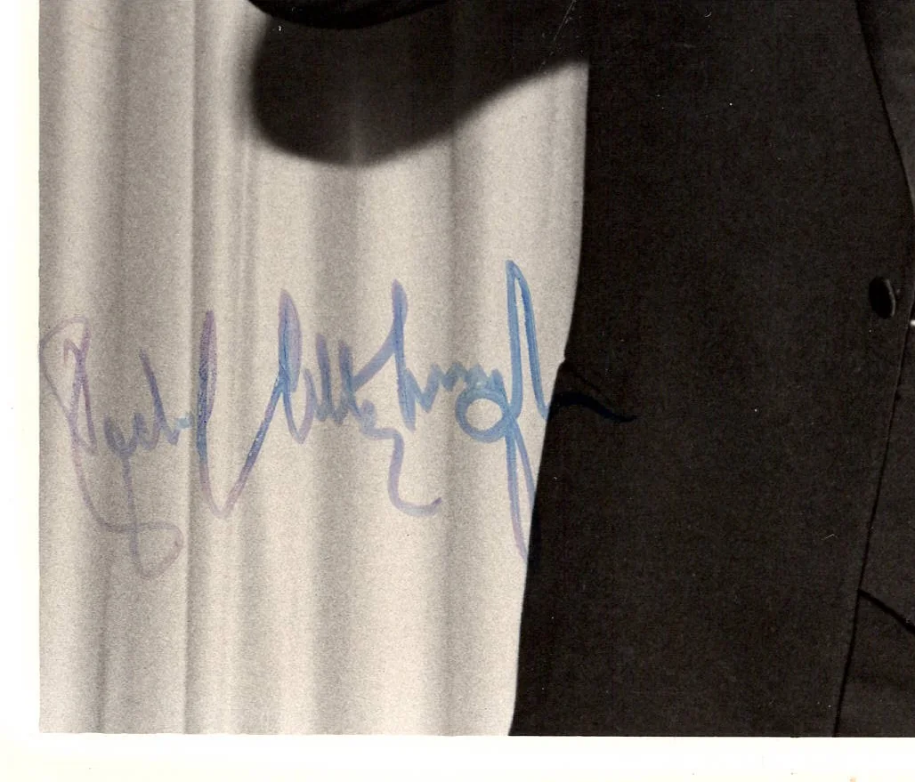 Richard Attenborough, Ben Kingsley — Ben Kingsley & Richard Attenborough Signed Gandhi Photo - JSA Authentication, изображение 2