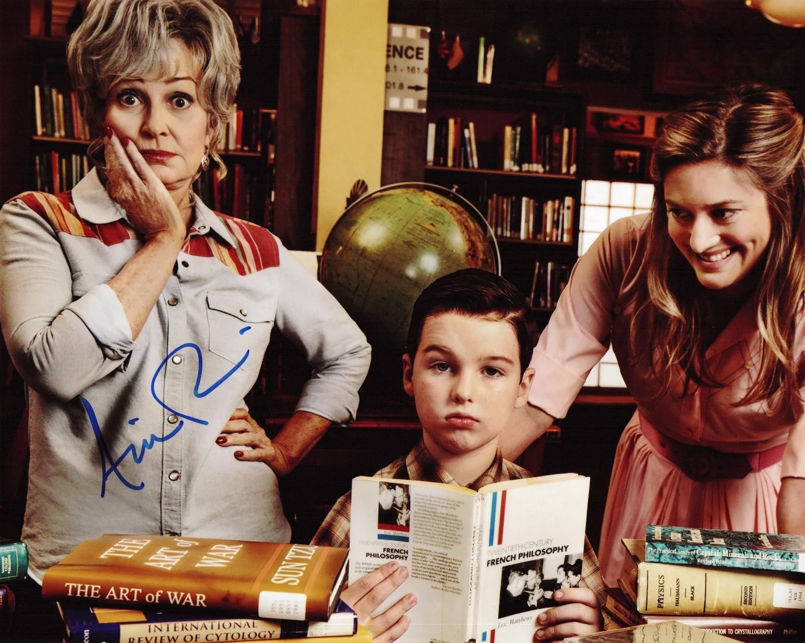 Anne Potts — Annie Potts signed autographed 8x10 Photo Connie "Meemaw" Young Sheldon
