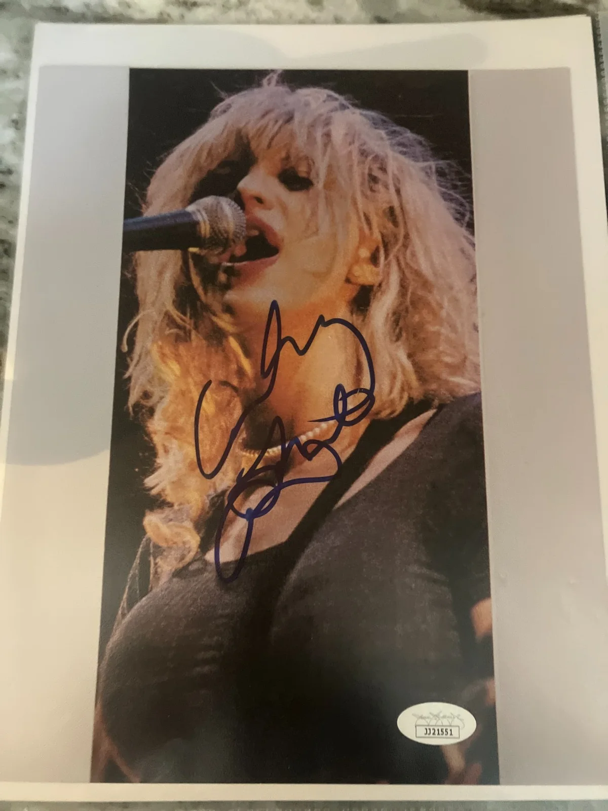 COURTNEY LOVE HOLE AUTOGRAPHED SIGNED 8x10 PHOTO CERTIFIED AUTHENTIC JSA LOA, image 2