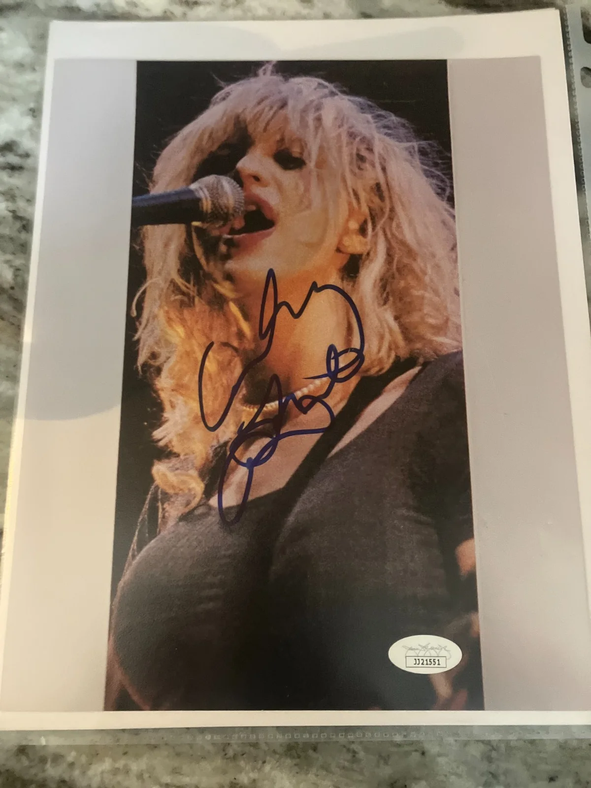 COURTNEY LOVE HOLE AUTOGRAPHED SIGNED 8x10 PHOTO CERTIFIED AUTHENTIC JSA LOA, image 3
