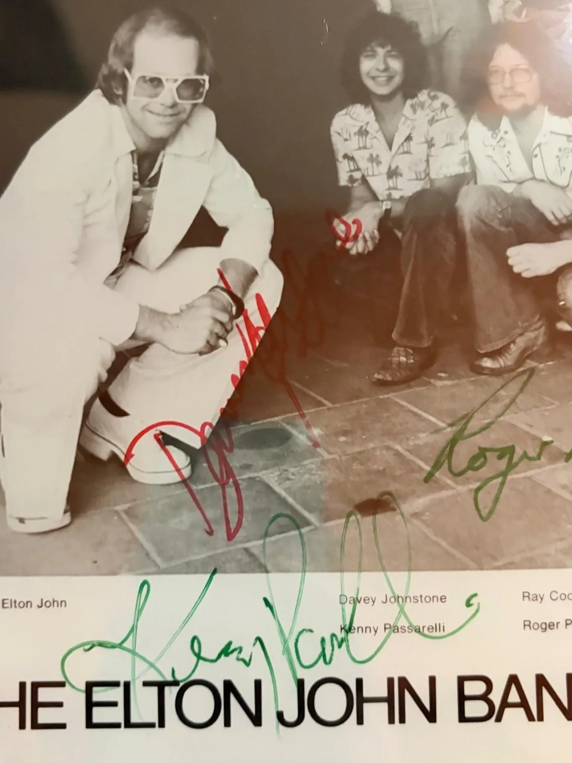 ELTON JOHN, COOPER, NEWTON, JOHNSTONE, PASSARELLI, POPE, QUAYE — THE ELTON JOHN BAND SIGNED AUTOGRAPHED 8X10 PHOTO ENCAPSULATED ROCKETMAN PSA COA, изображение 3
