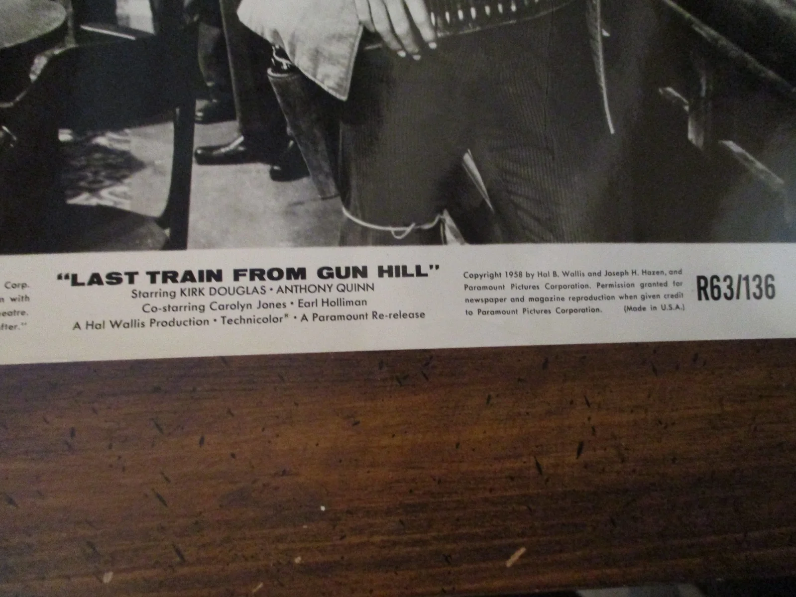 Carolyn Jones/John Anderson(LAST TRAIN FROM GUN HILL)1959 10 x 8 B&W Press Photo, изображение 2