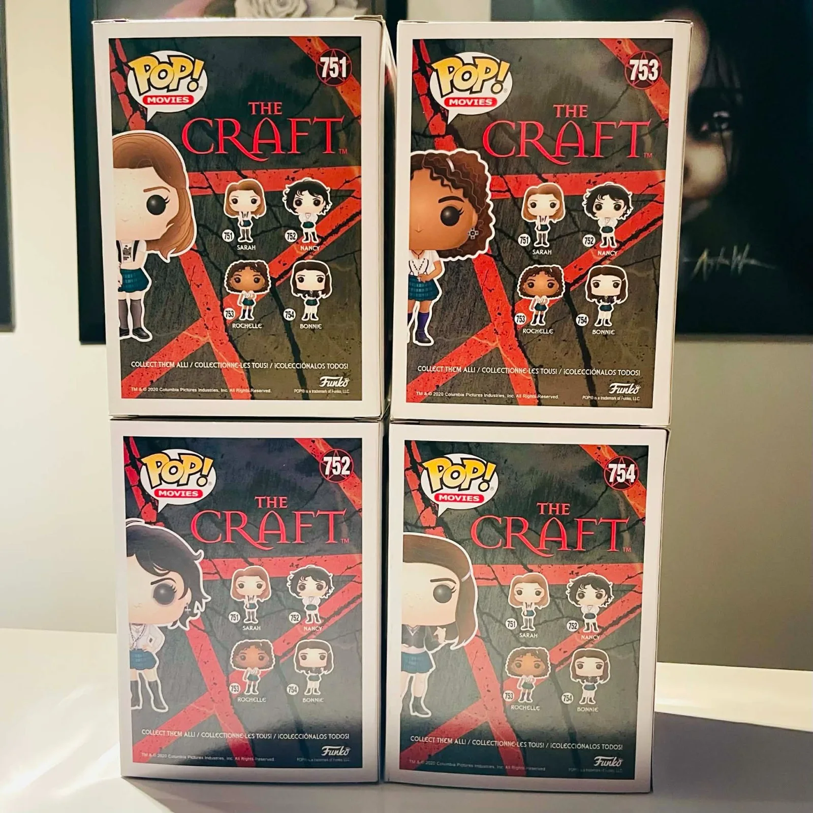ROBIN TUNNEY, FAIRUZA BALK, RACHEL TRUE, NEVE CAMPBELL — ROBIN TUNNEY, FAIRUZA BALK, RACHEL TRUE & NEVE CAMPBELL SIGNED THE CRAFT SET LOT, изображение 2